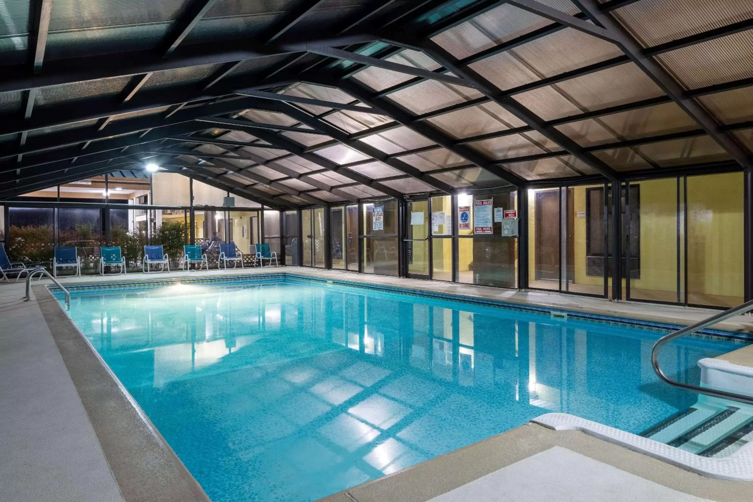 Night, Swimming Pool in Days Inn by Wyndham Murphy