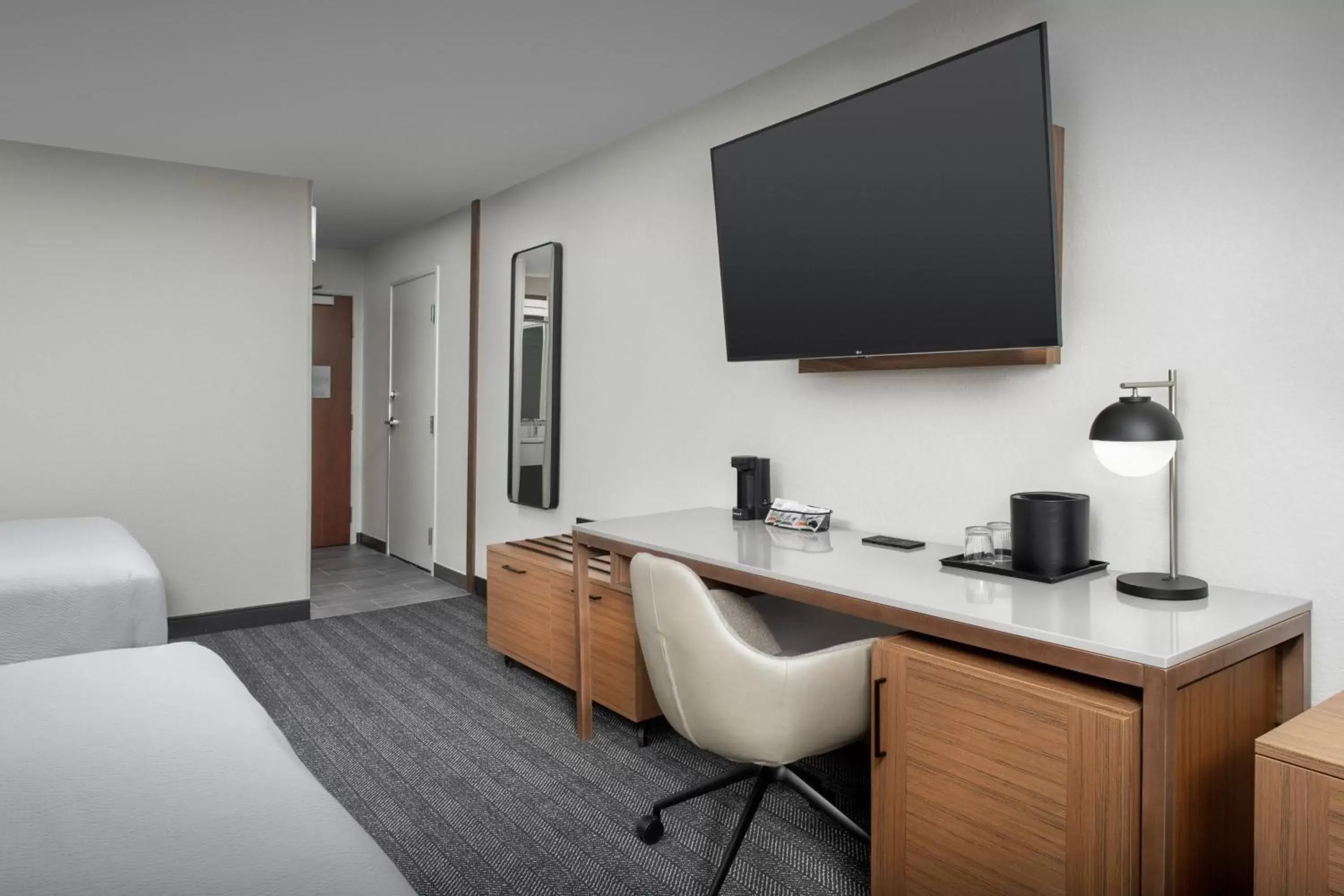 Photo of the whole room, TV/Entertainment Center in Courtyard by Marriott Dayton Beavercreek