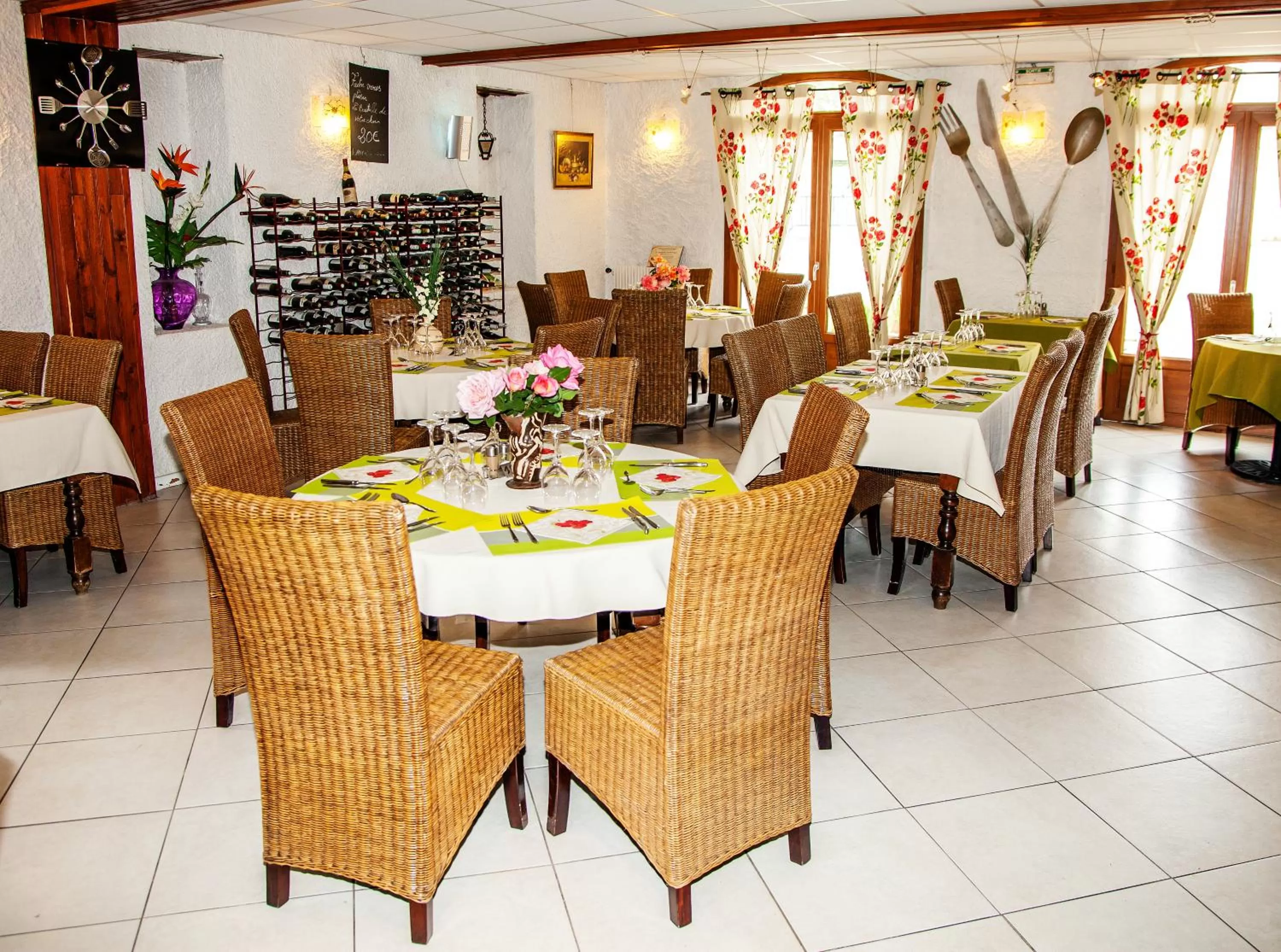 Restaurant/places to eat in Au Feu de Bois