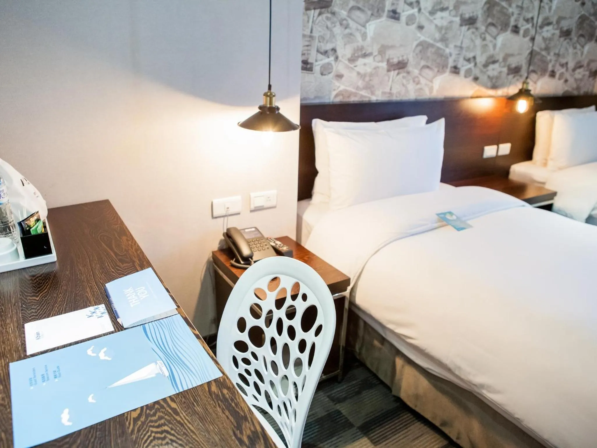 Bedroom, Bed in Khan Hotel