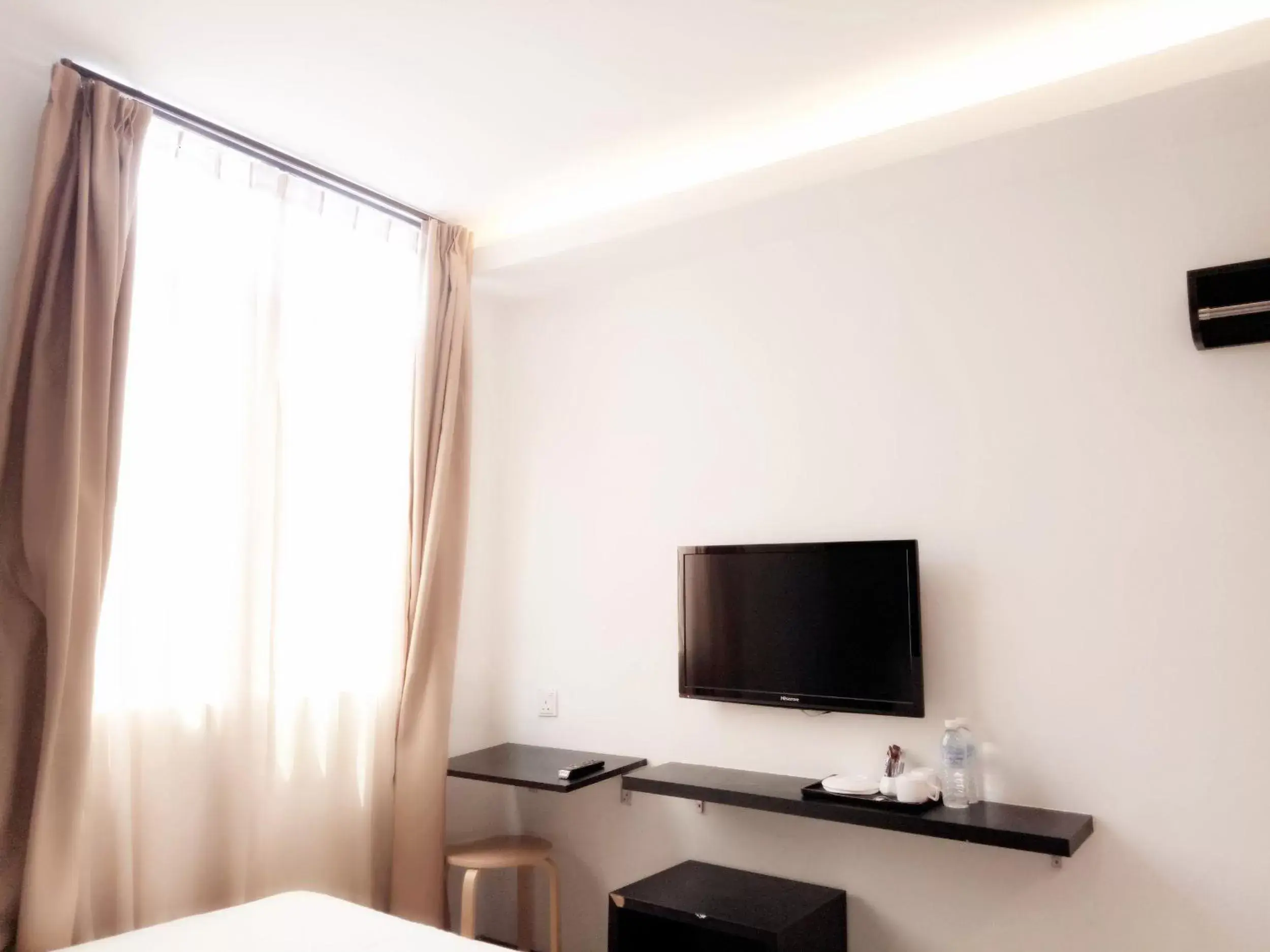 Bedroom, TV/Entertainment Center in Sandy Hotel Malacca