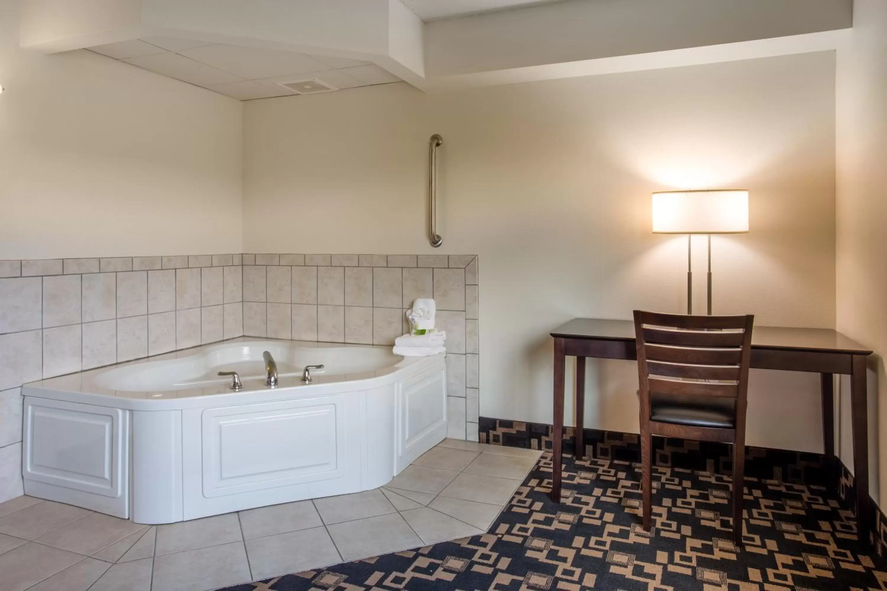 Hot Tub, Bathroom in AmericInn by Wyndham Wausau