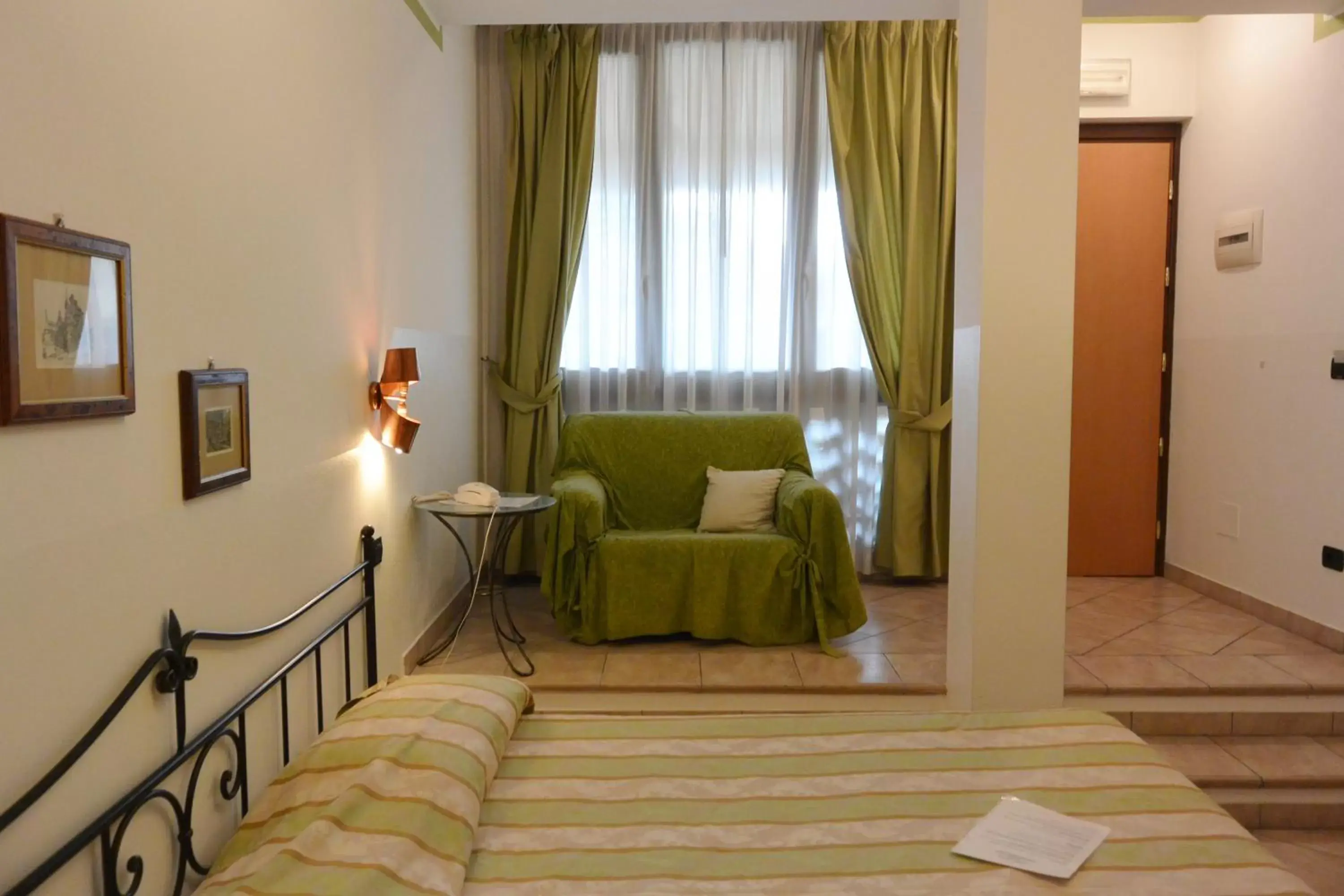 Photo of the whole room, Seating Area in Hotel Ristorante Italia
