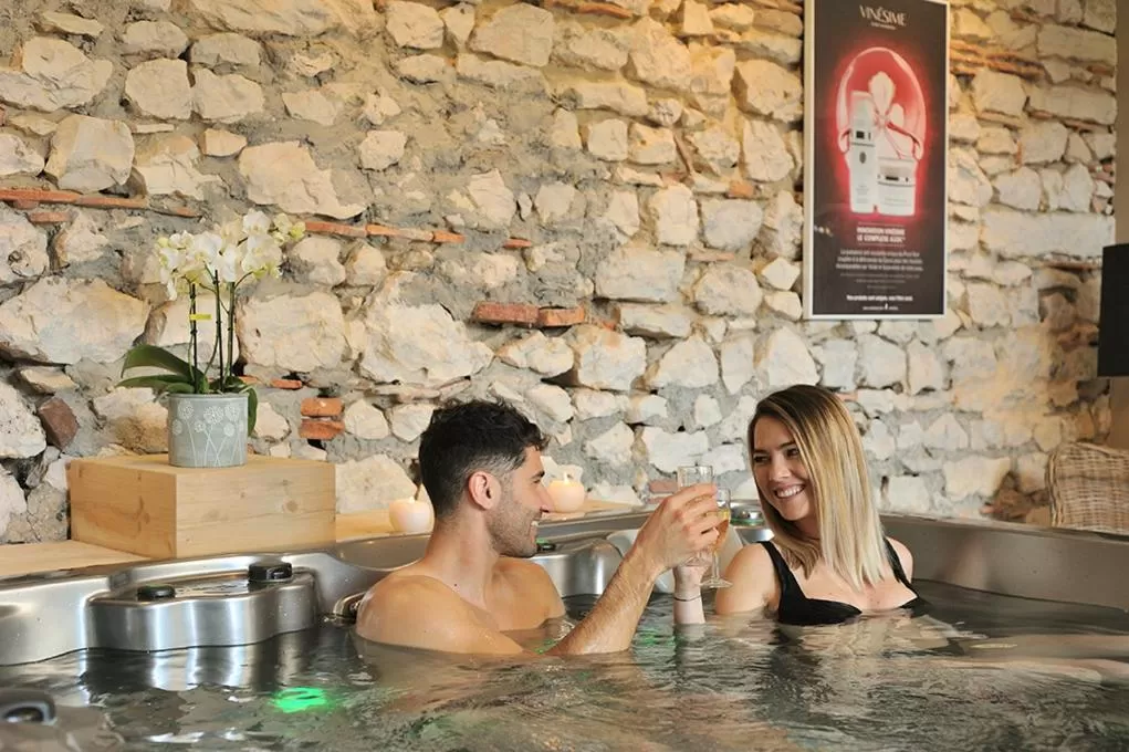 Spa and wellness centre/facilities in Domaine de Suzel