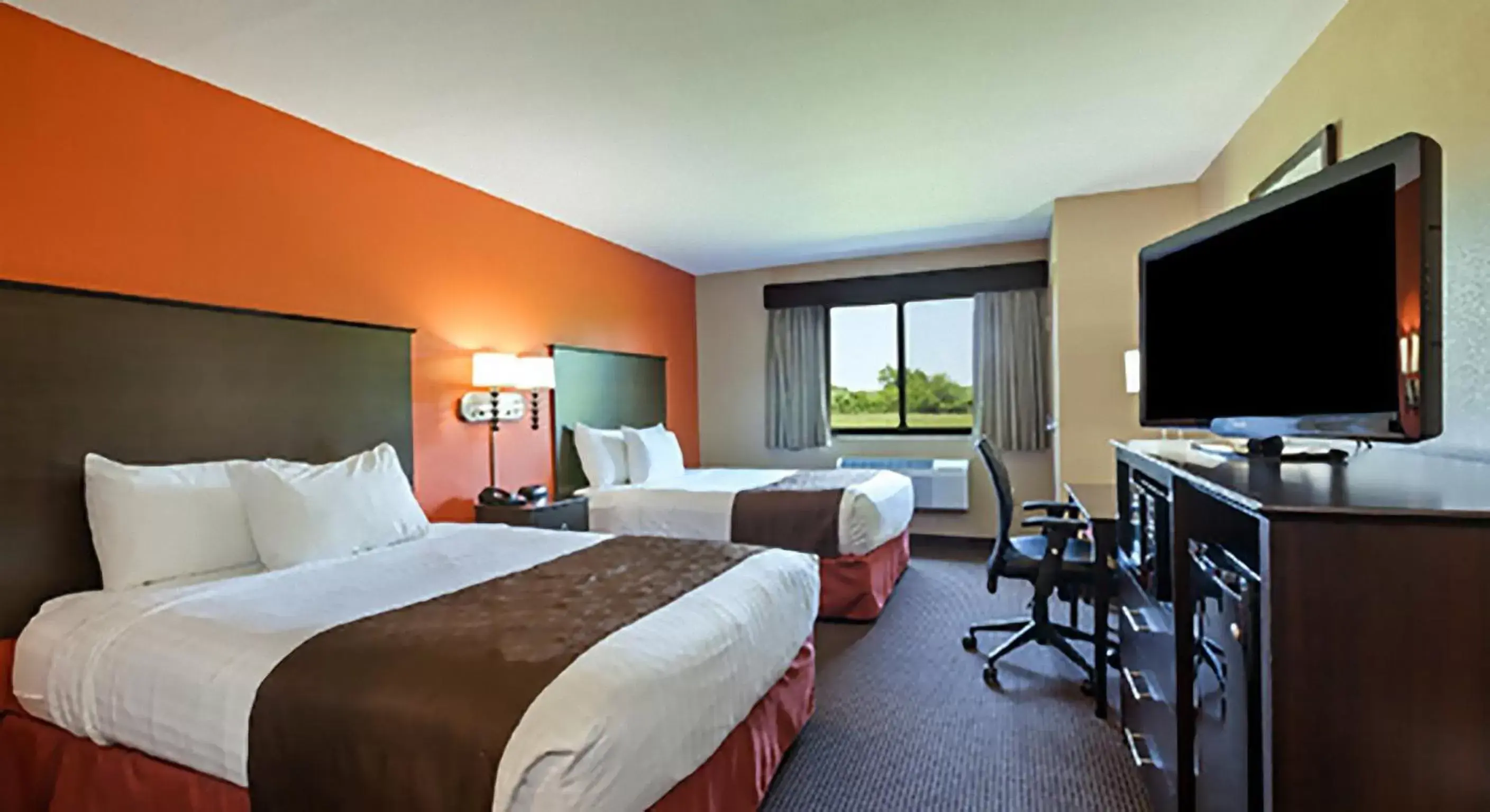 TV and multimedia in AmericInn by Wyndham Algona