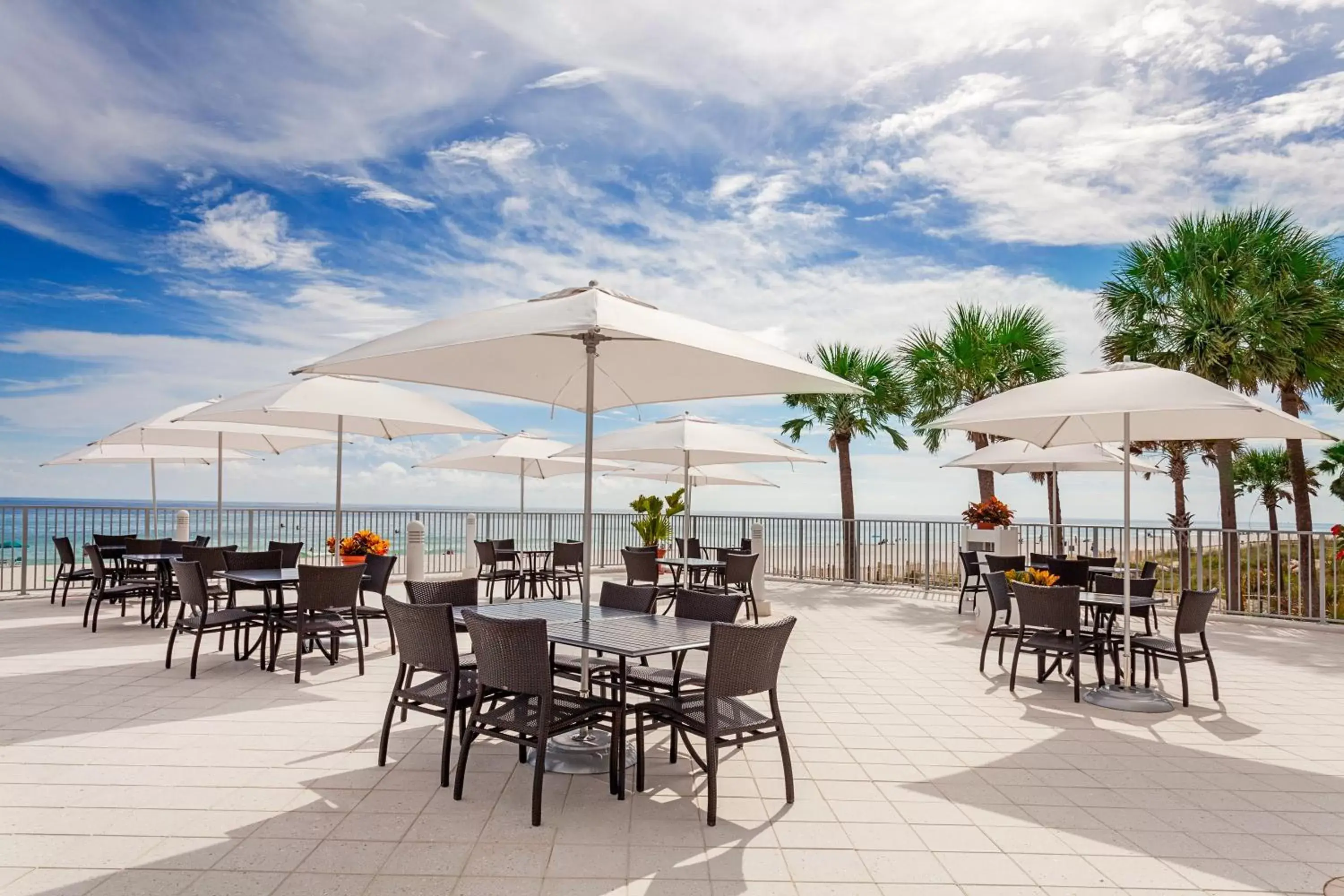 Lobby or reception, Restaurant/Places to Eat in Holiday Inn Express & Suites Panama City Beach - Beachfront, an IHG Hotel