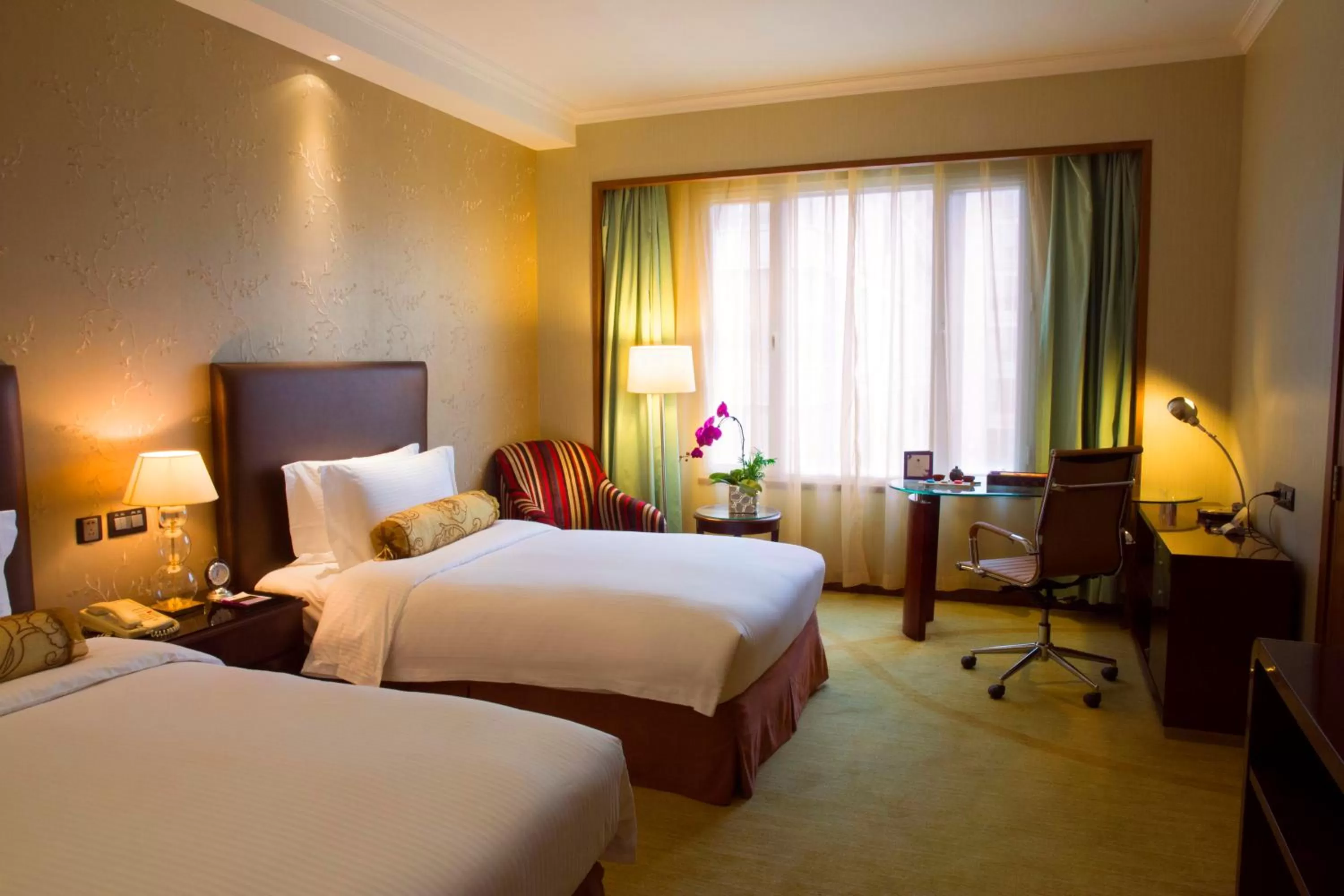 Bedroom, Bed in Grand Mercure Beijing Central