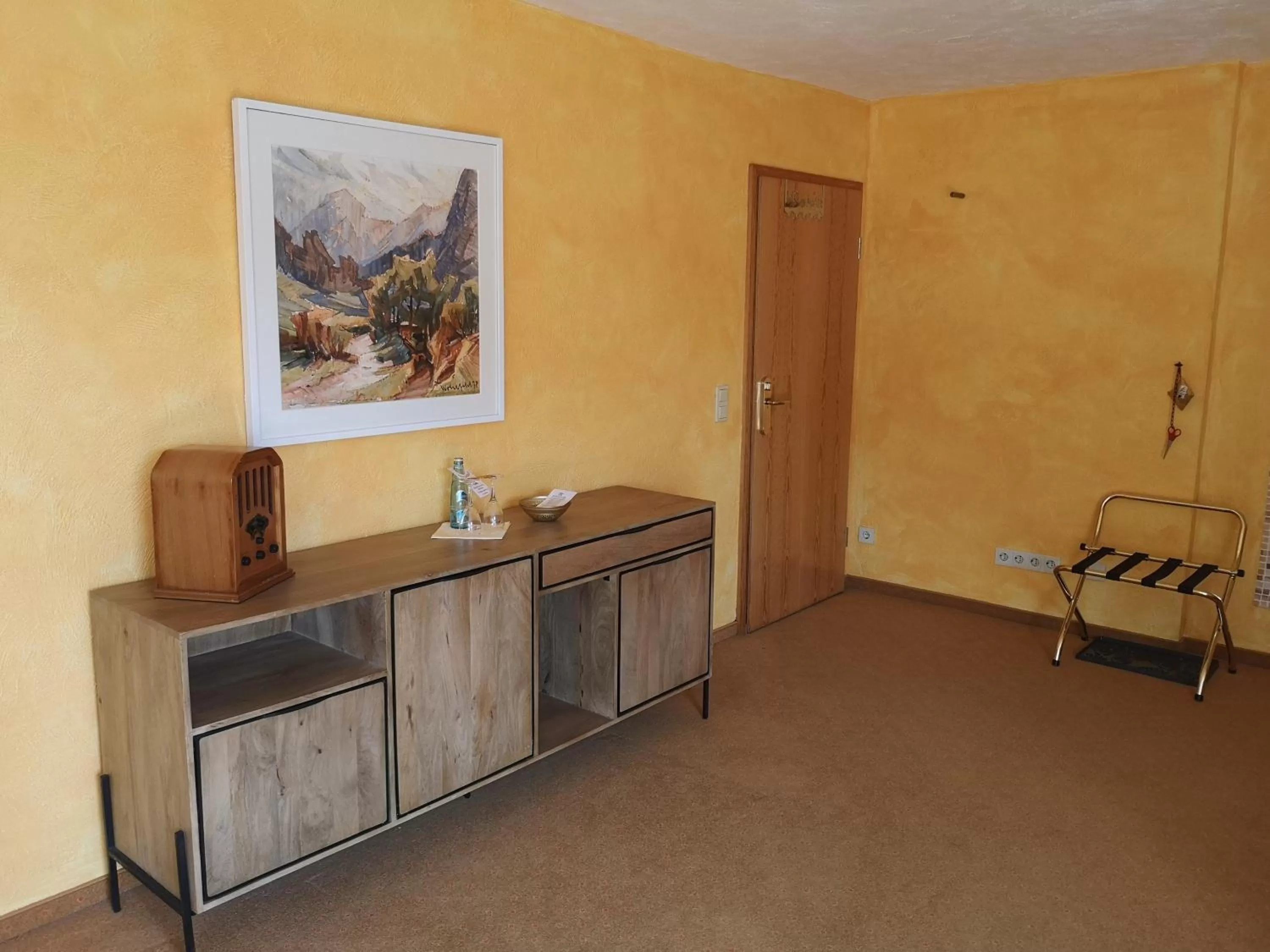 Photo of the whole room in Hotel Goldflair am Rathaus