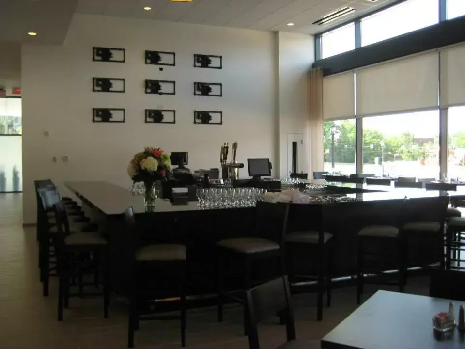 Lounge or bar, Restaurant/Places to Eat in Kent State University Hotel and Conference Center
