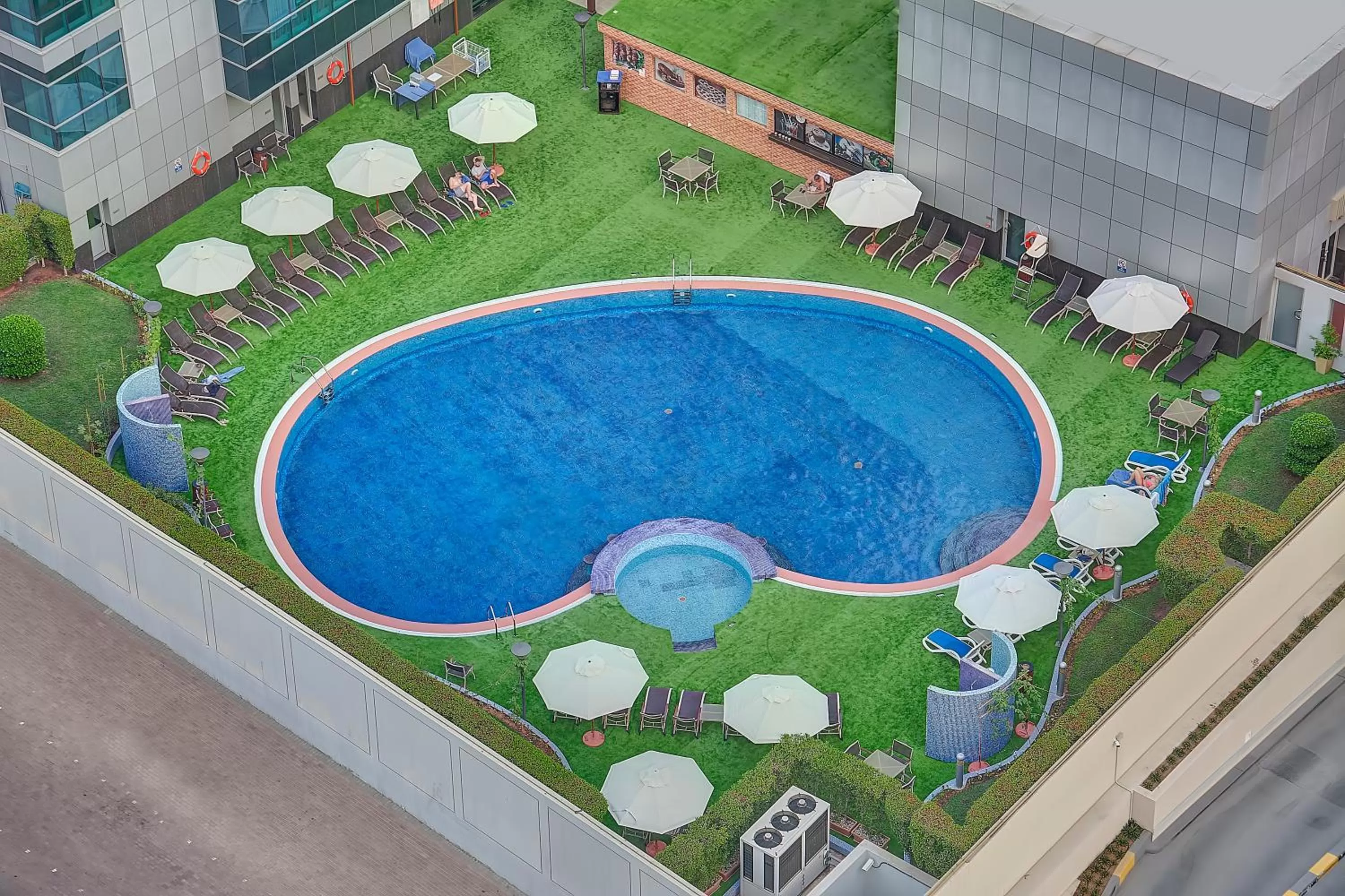 Swimming pool in Marina View Deluxe Hotel Apartment