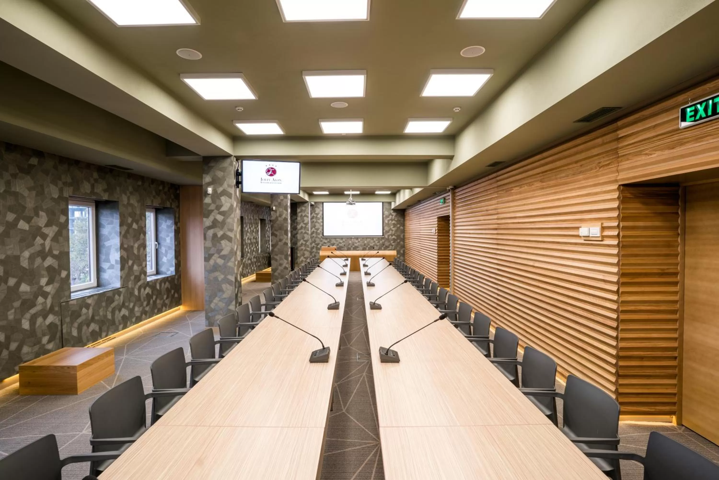 Meeting/conference room in Jolly Alon Hotel & Business Center