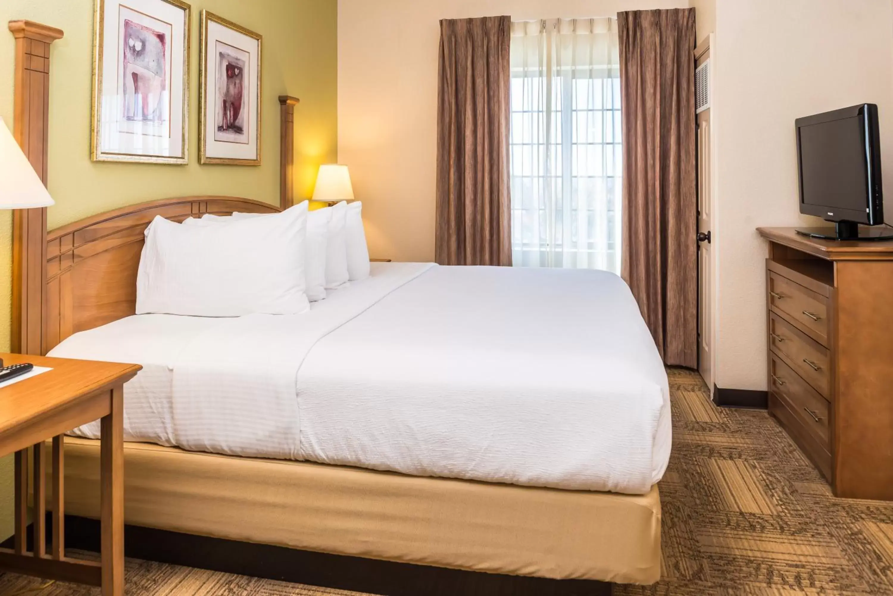 Photo of the whole room, Bed in Staybridge Suites Las Cruces, an IHG Hotel
