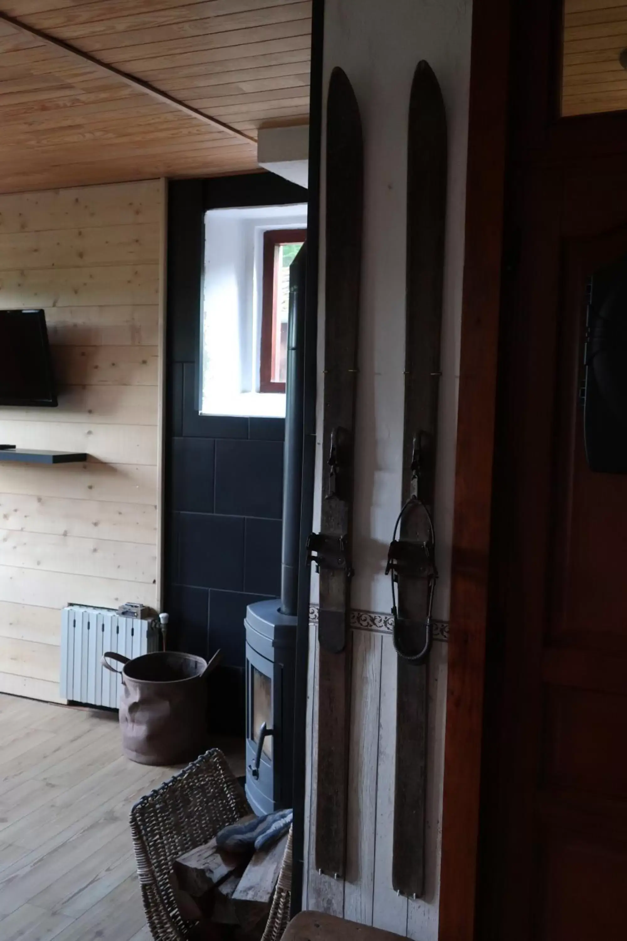 Communal lounge/ TV room in Gîte et chambres d'hôtes le Chêne