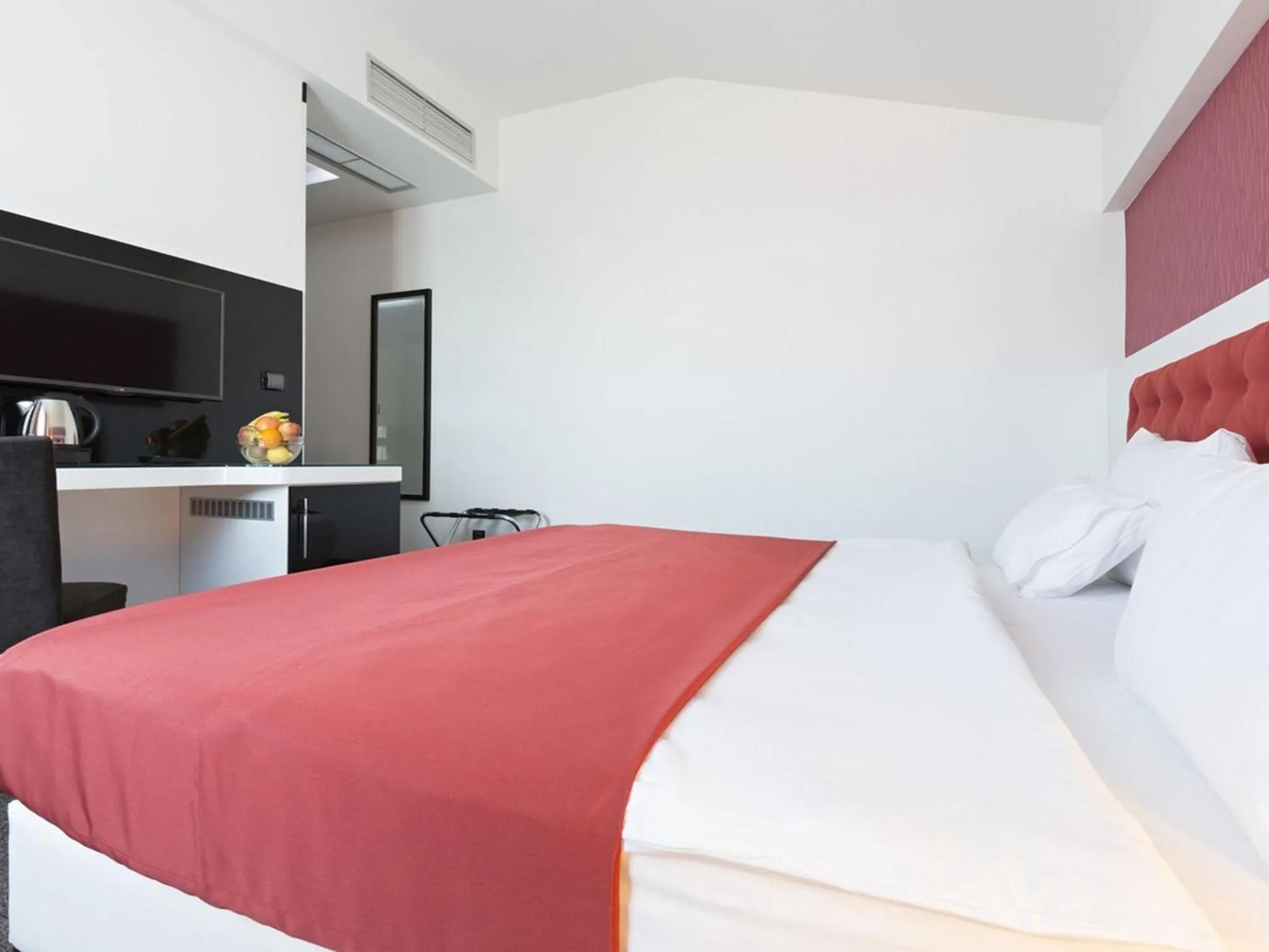 Photo of the whole room, Bed in Nova City Garni Hotel Signature Collection