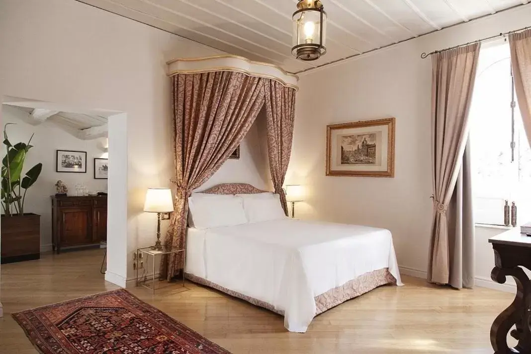 Bed in Palazzo Cherubini - Wellness e Spa