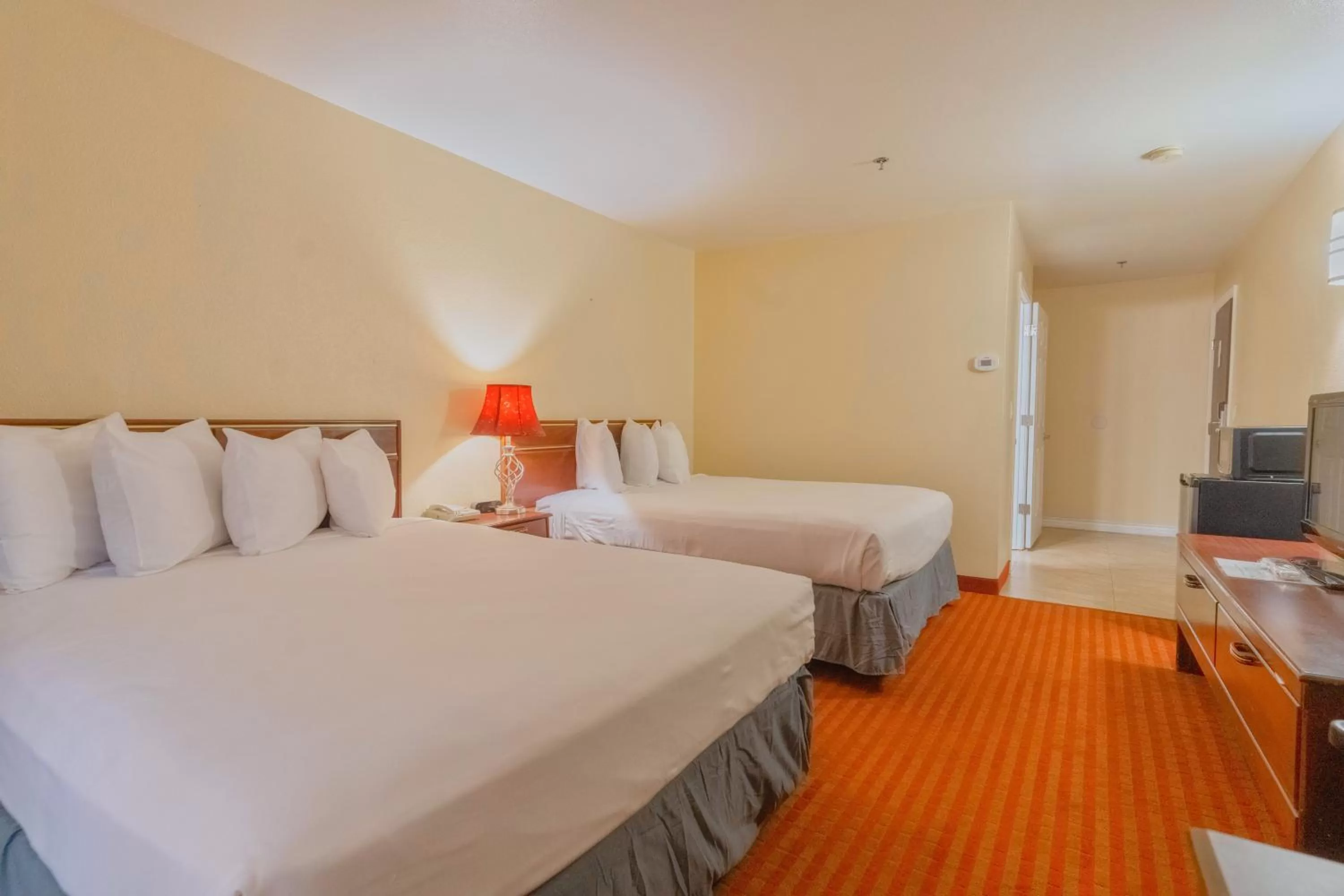 Bed in The Monarch Inn