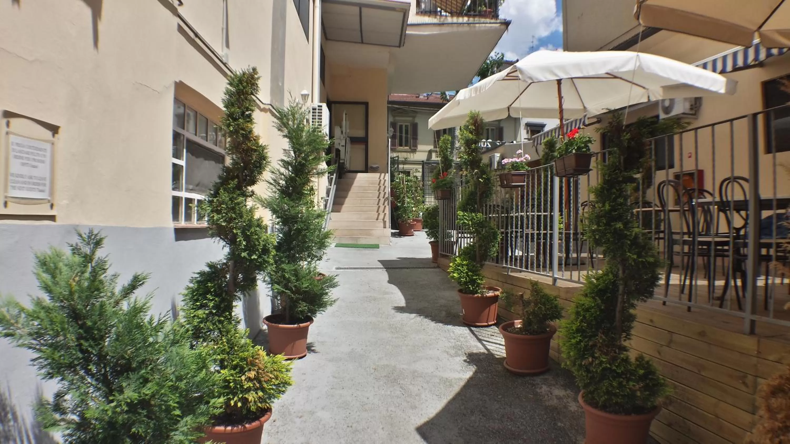 Patio in Hotel Firenze 2000