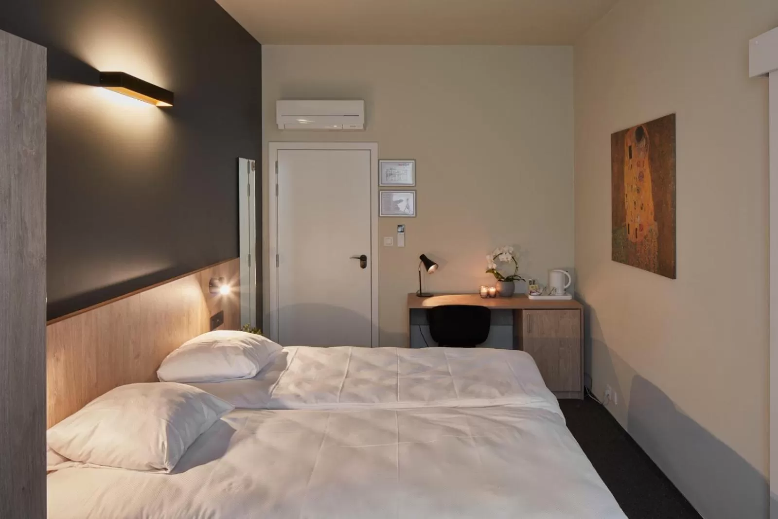 Bed in Alpha Hotel and Aparthotel