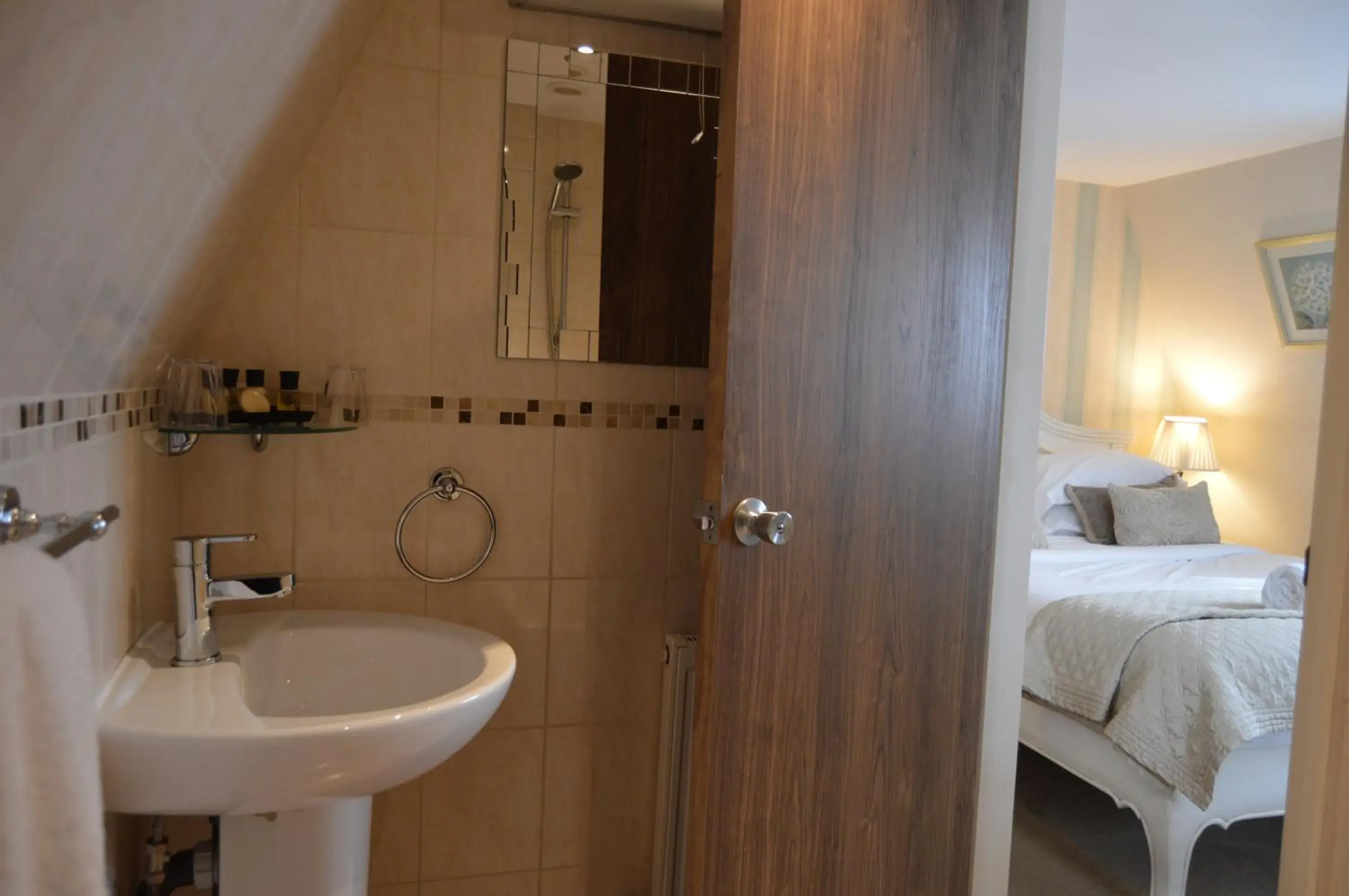 Bathroom in Le Bouchon Brasserie & Hotel