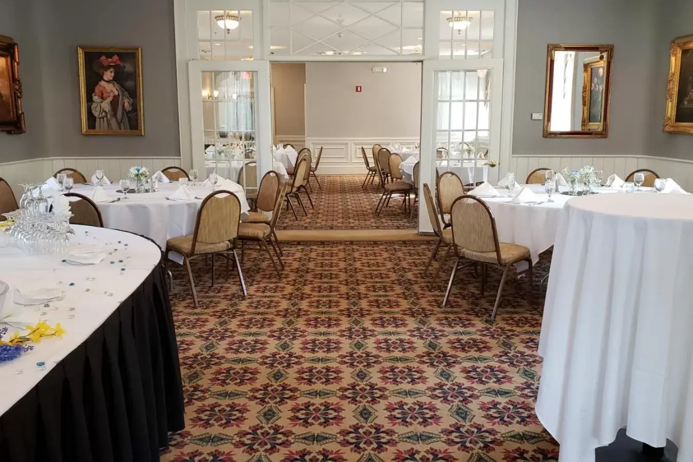 Banquet/Function facilities, Restaurant/Places to Eat in Fort Harrison State Park Inn