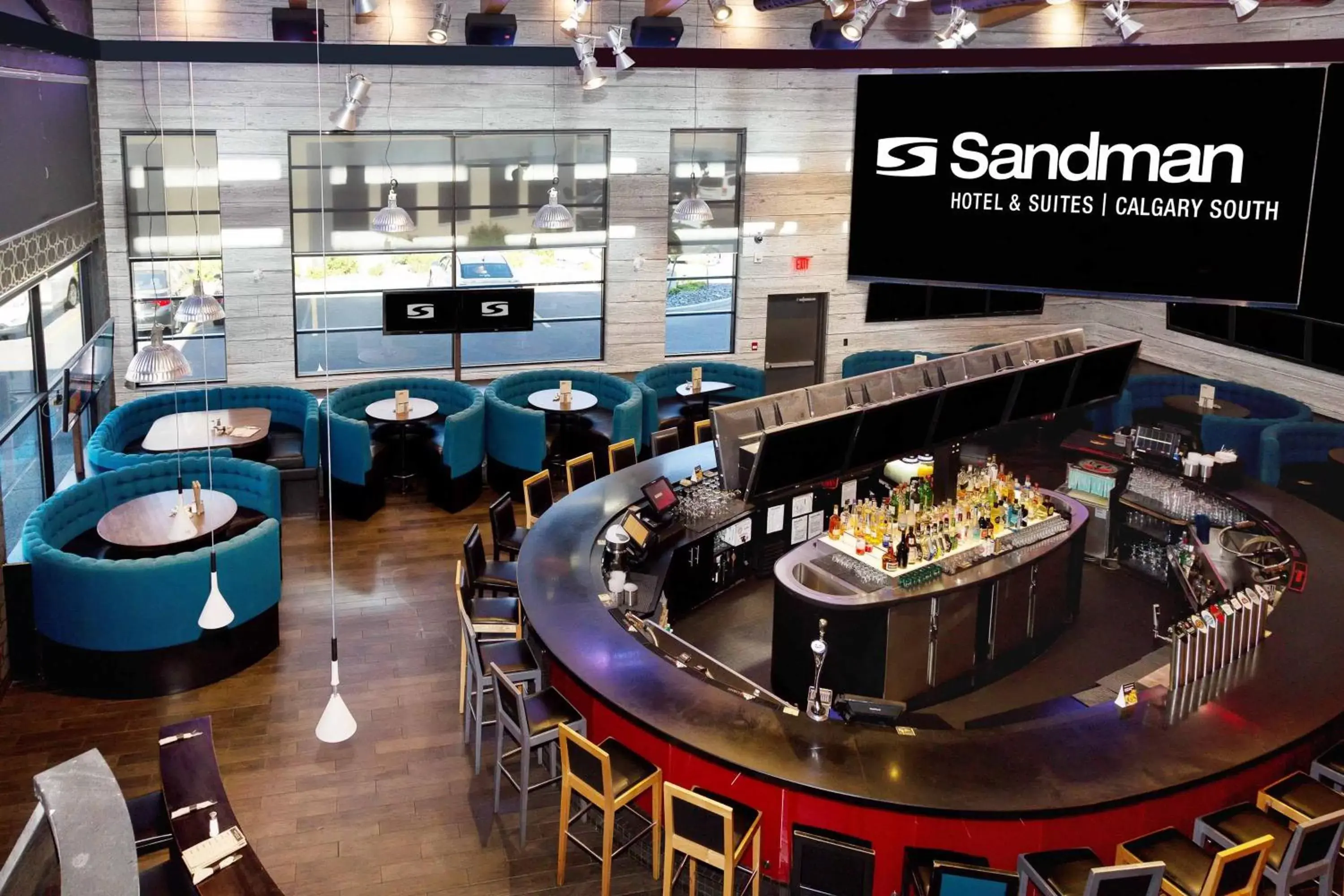 Lounge or bar in Sandman Hotel & Suites Calgary South