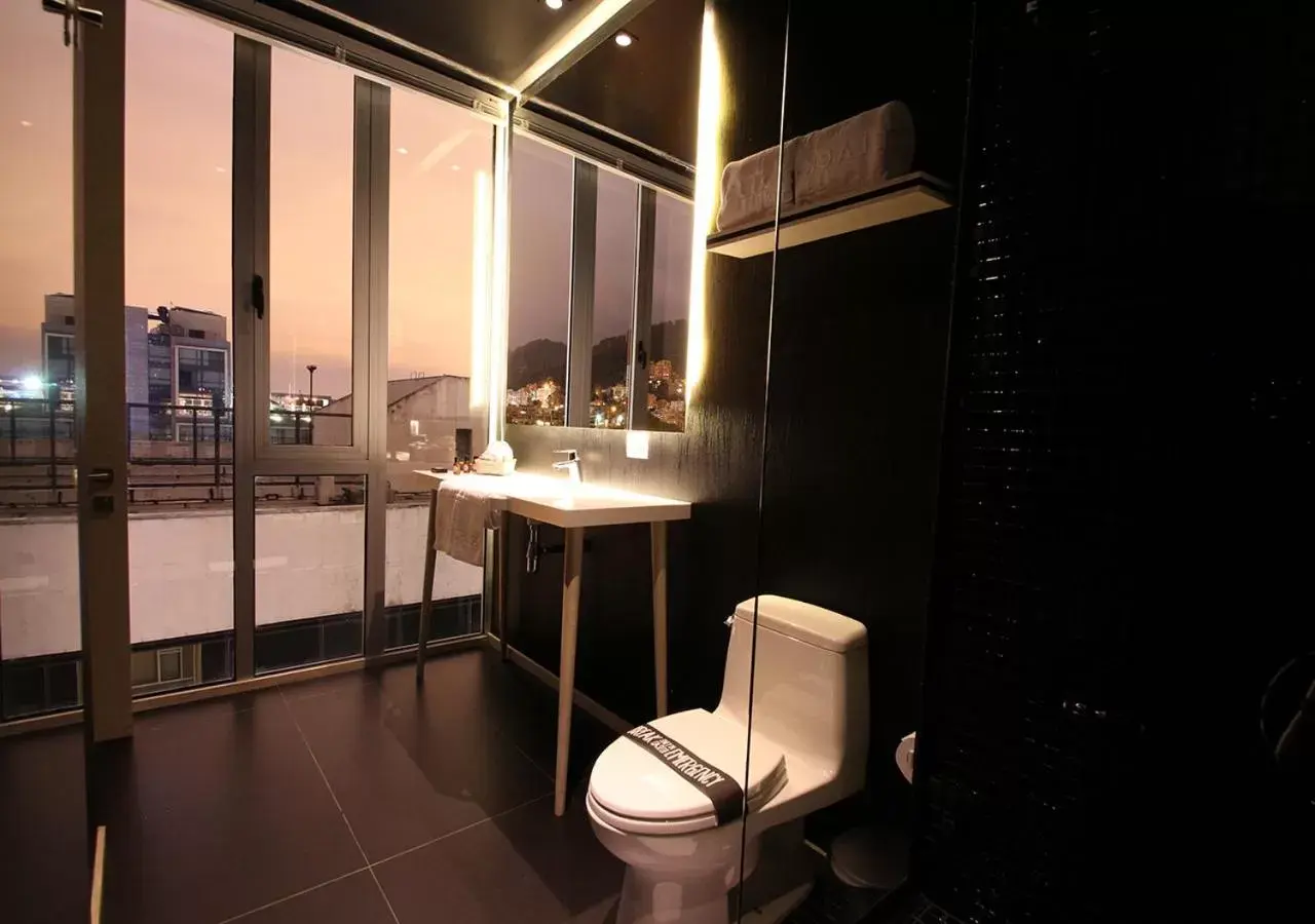 Bathroom in The Click Clack Hotel Bogotá
