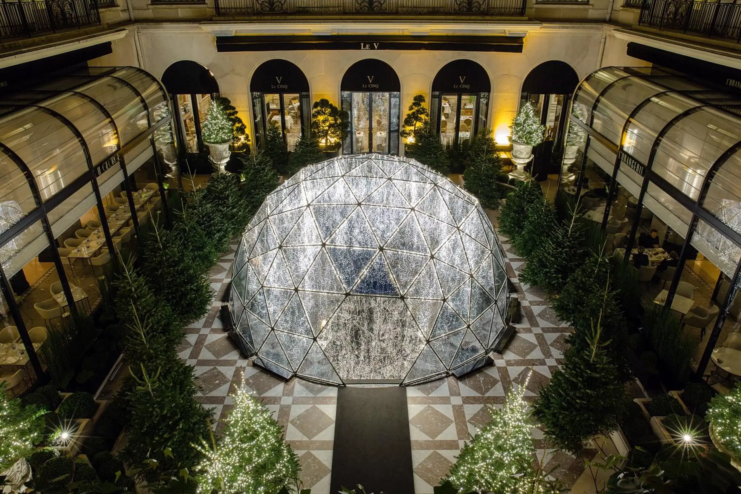 Inner courtyard view in Four Seasons Hotel George V Paris