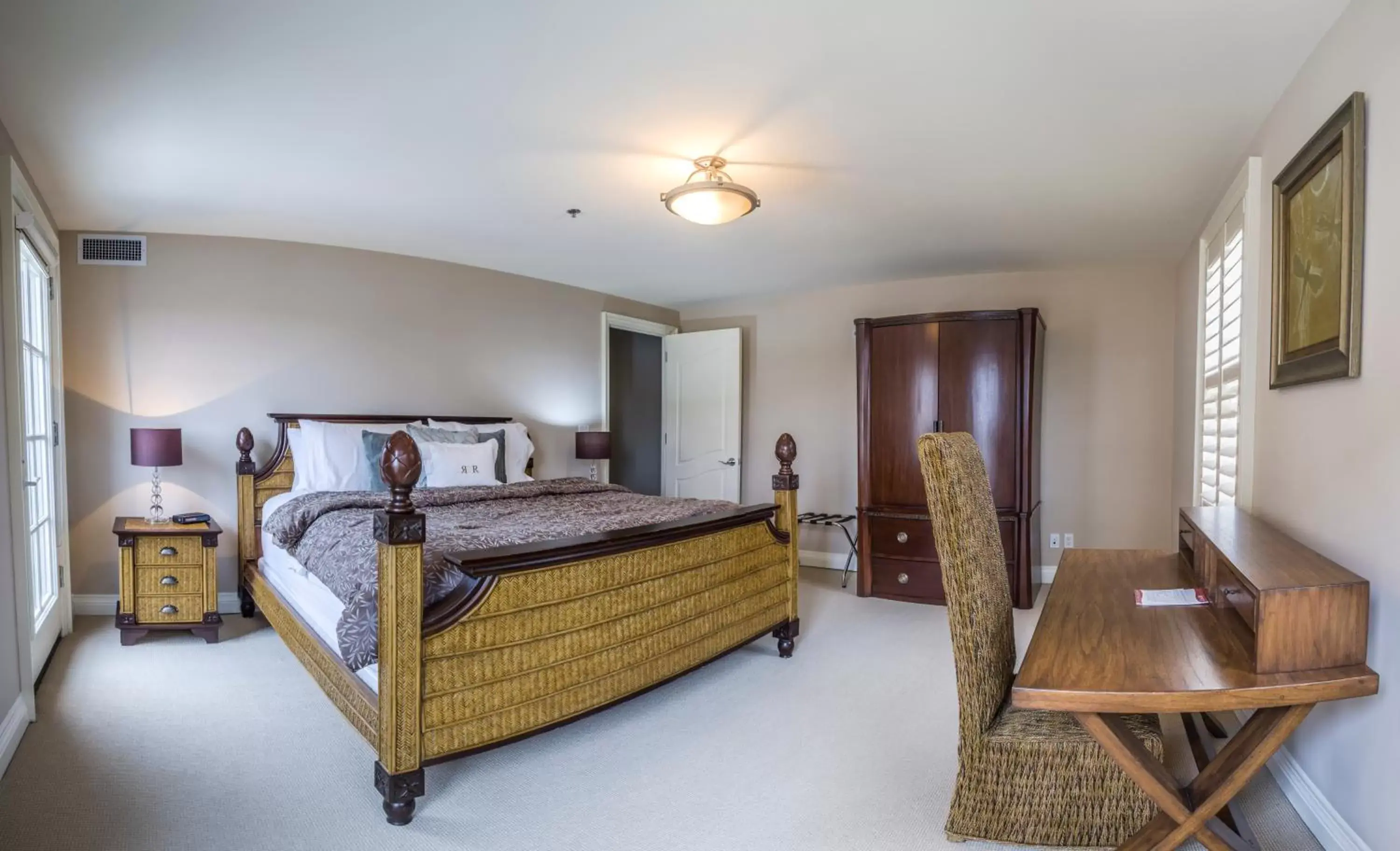 Bedroom, Bed in Rawley Resort, Spa & Marina