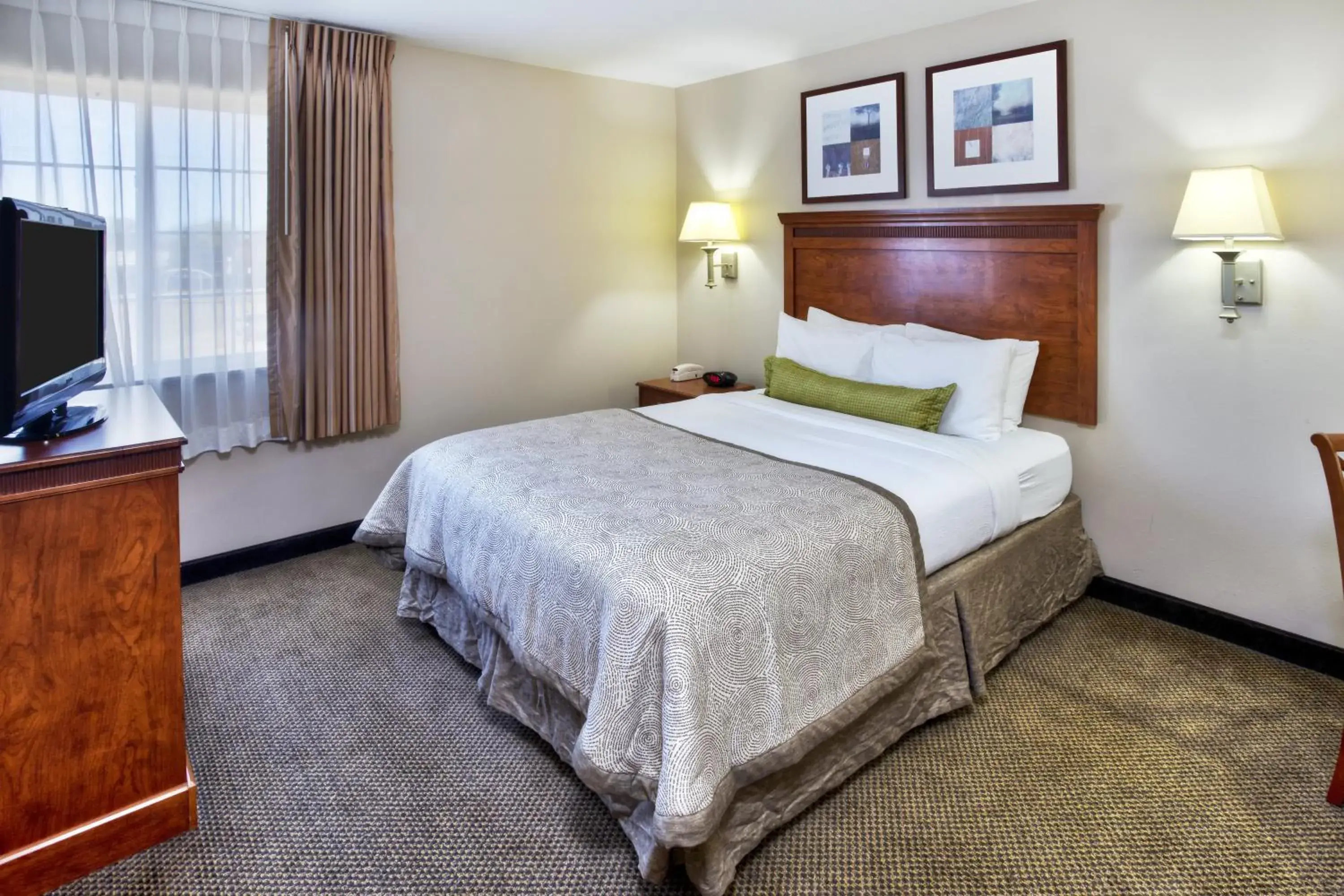 Bedroom, Bed in Candlewood Suites Killeen, an IHG Hotel