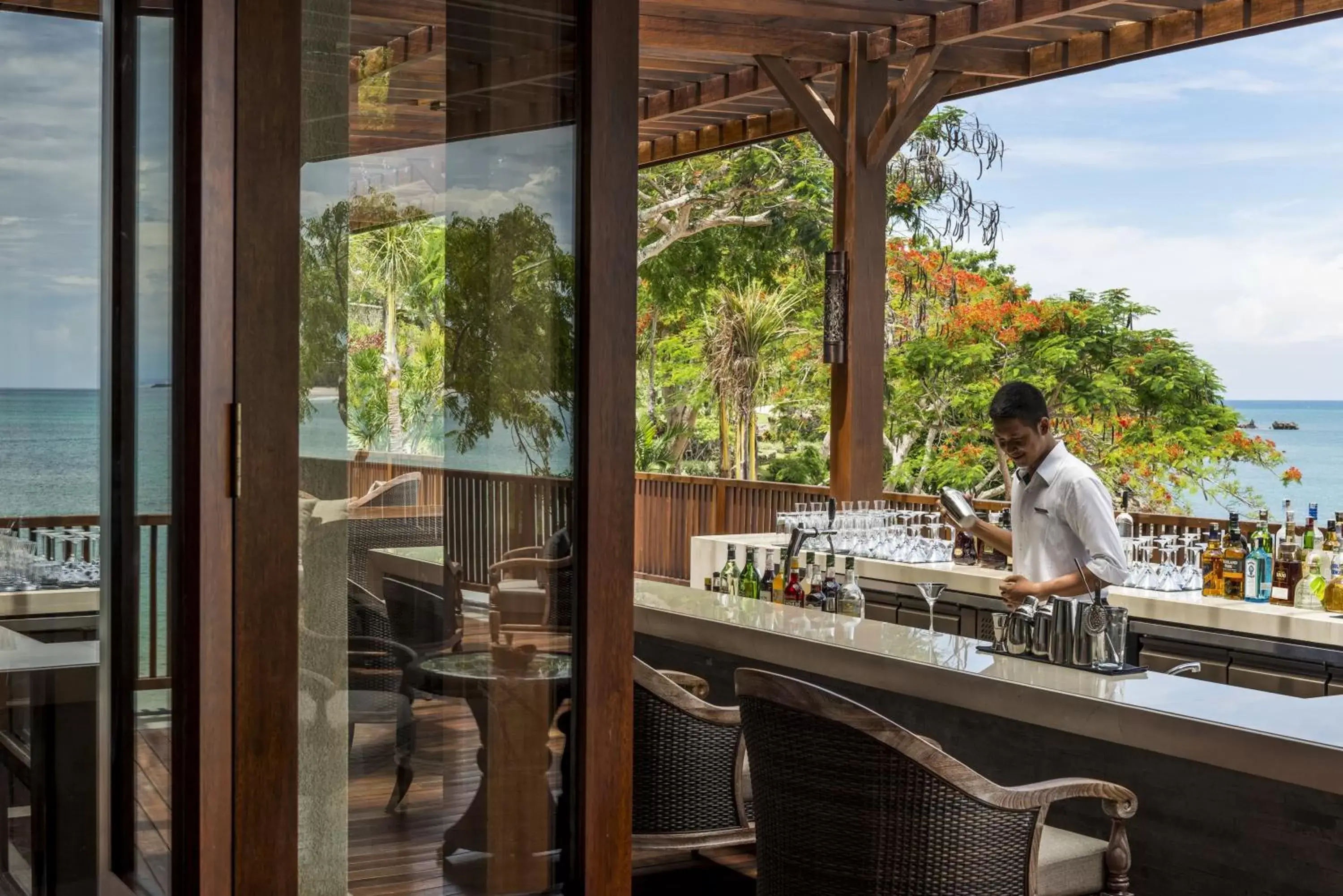 Lounge or bar in Four Seasons Resort Bali at Jimbaran Bay