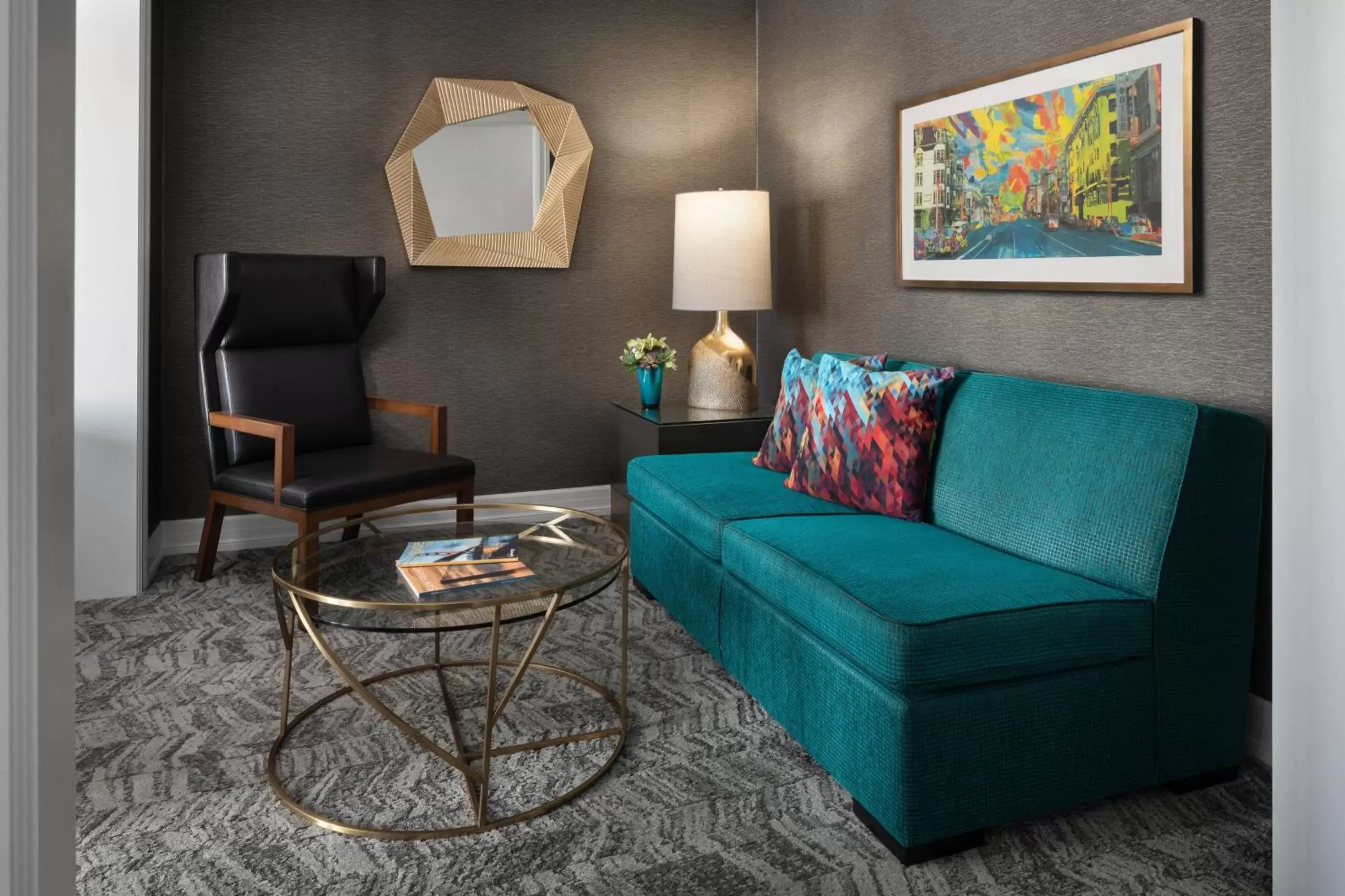 Living room, Seating Area in Courtyard by Marriott San Francisco Downtown/Van Ness Ave