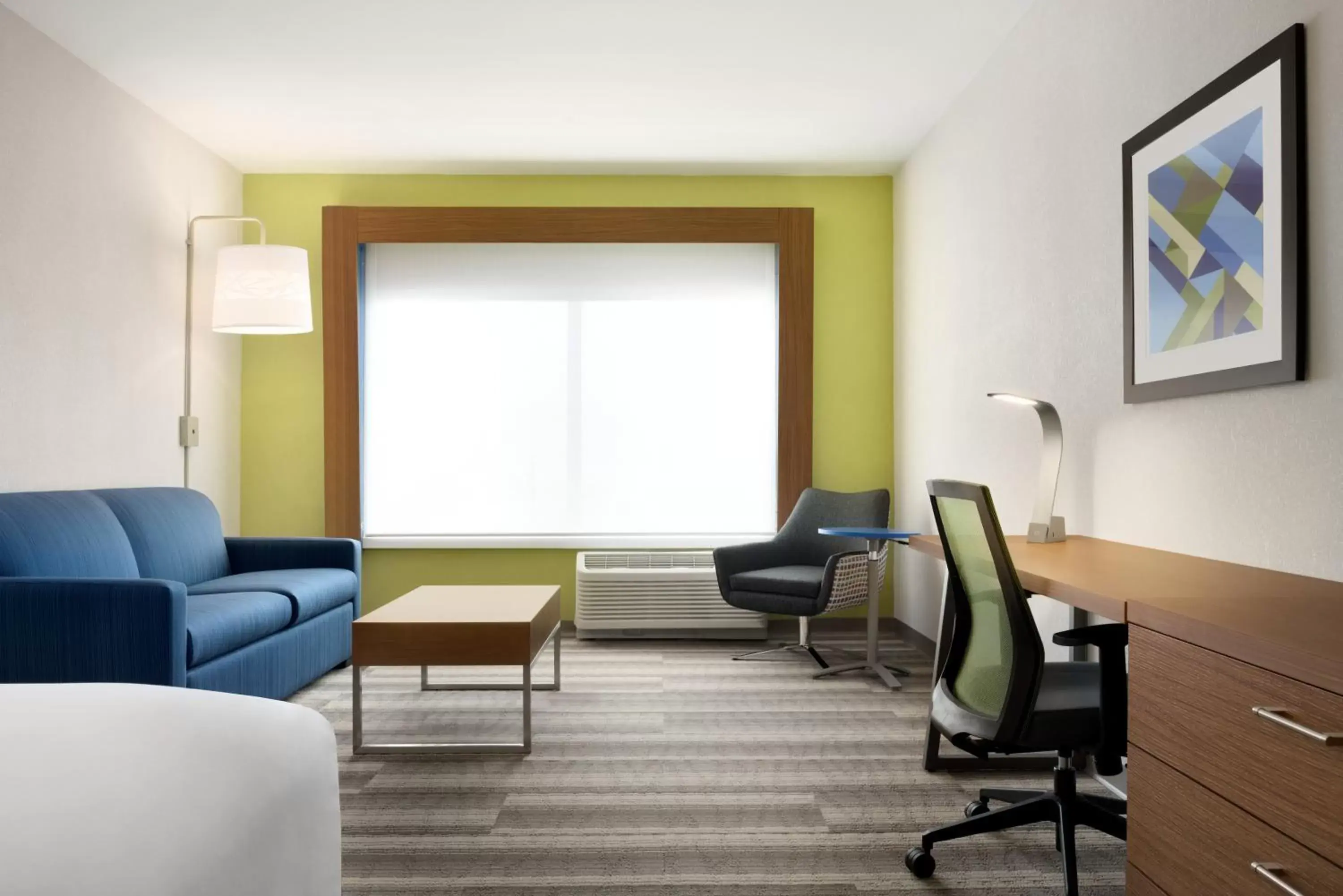 Living room, Seating Area in Holiday Inn Express & Suites - Cincinnati South - Wilder, an IHG Hotel