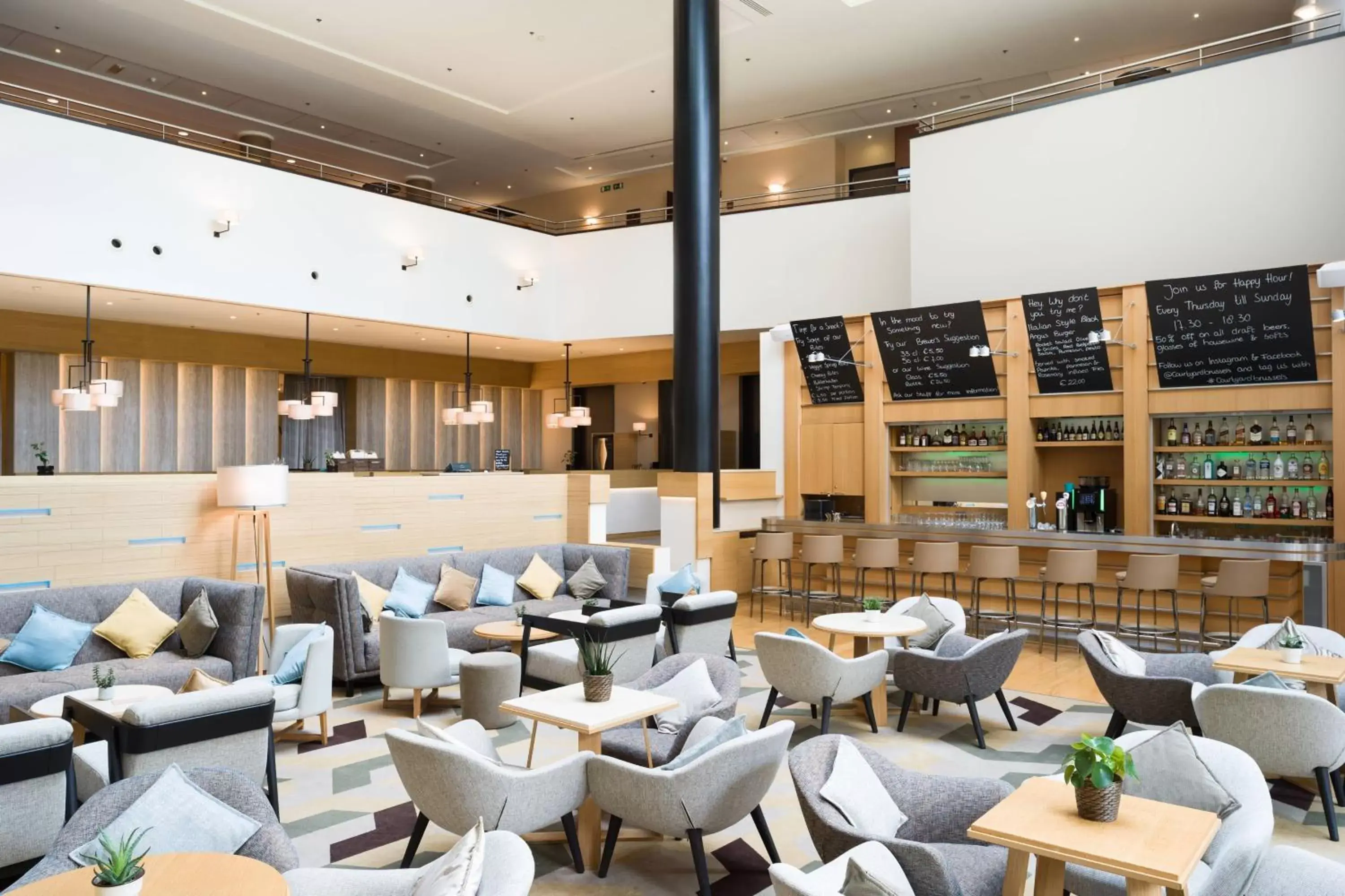 Kitchen or kitchenette, Restaurant/Places to Eat in Courtyard By Marriott Brussels