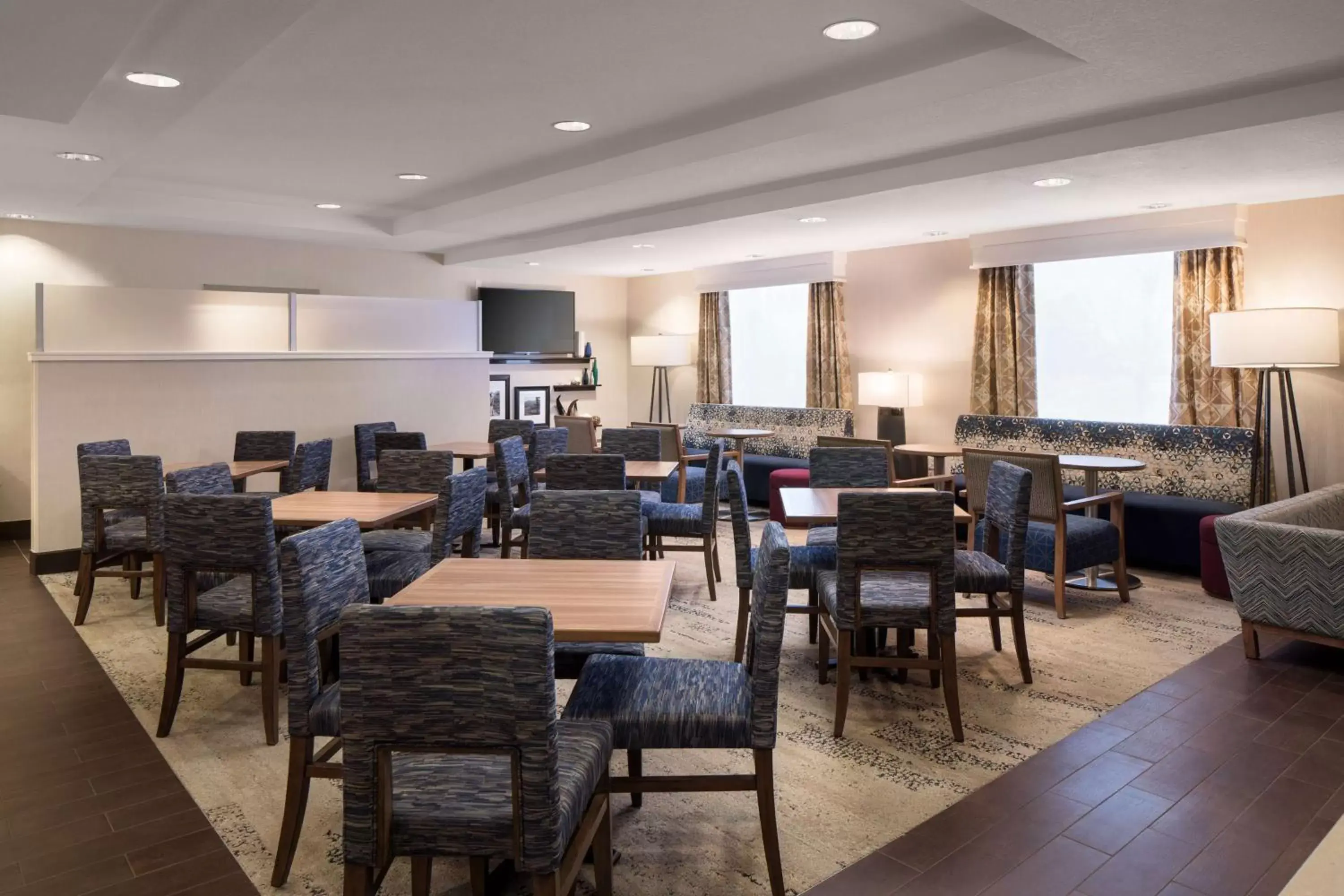 Lobby or reception, Restaurant/Places to Eat in Hampton Inn Denver-West/Golden