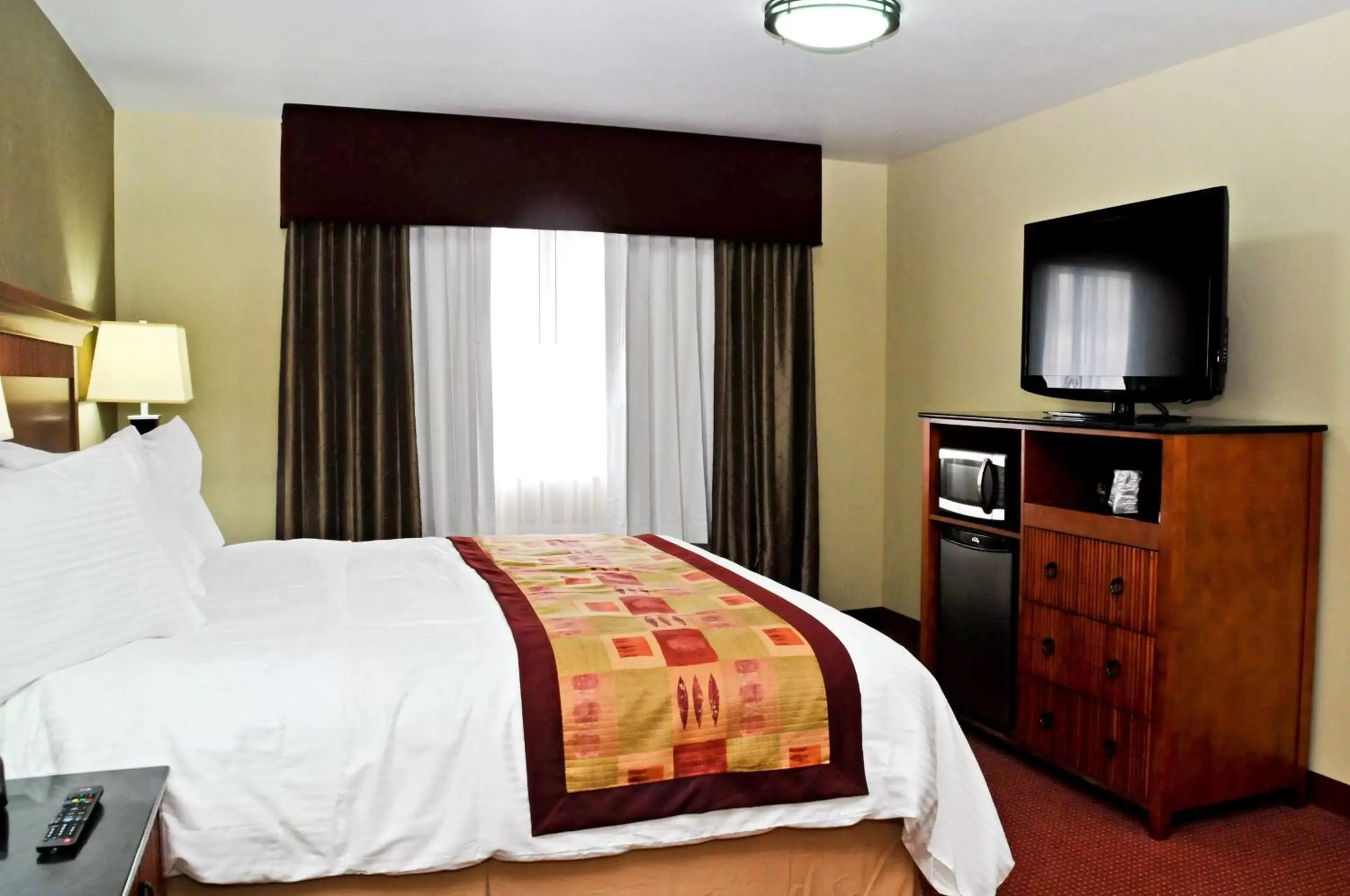 Photo of the whole room, Bed in Best Western Plus Layton Park Hotel