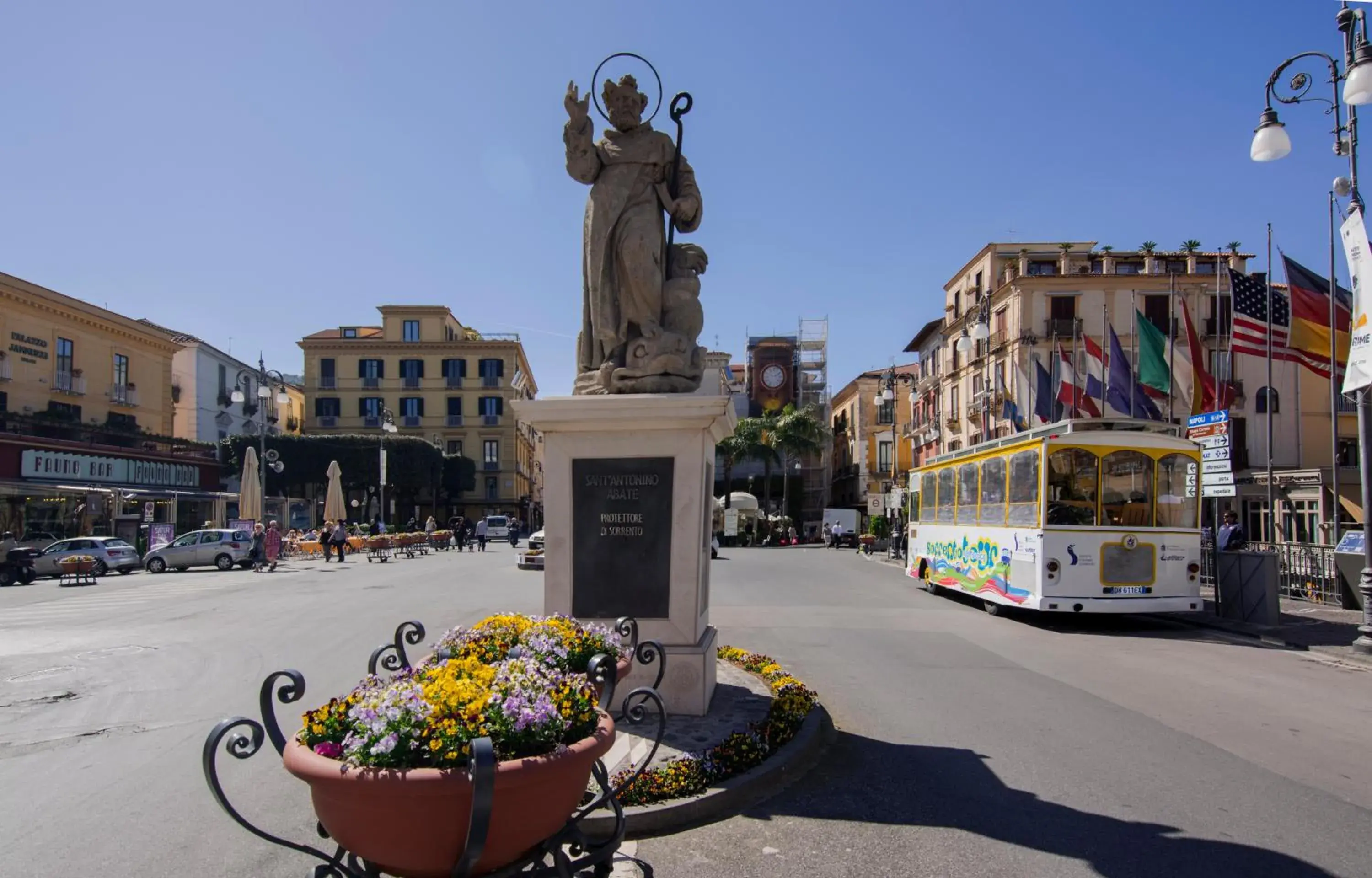 Shopping Area in Hotel Leone