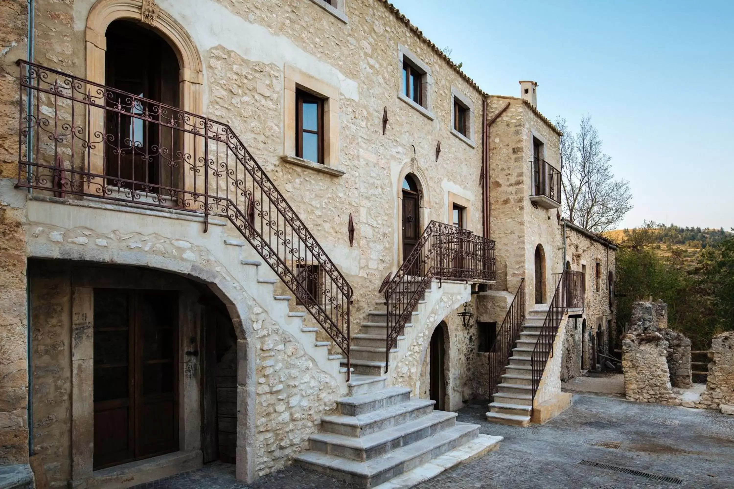 Facade/entrance, Property Building in Charme in Perillis