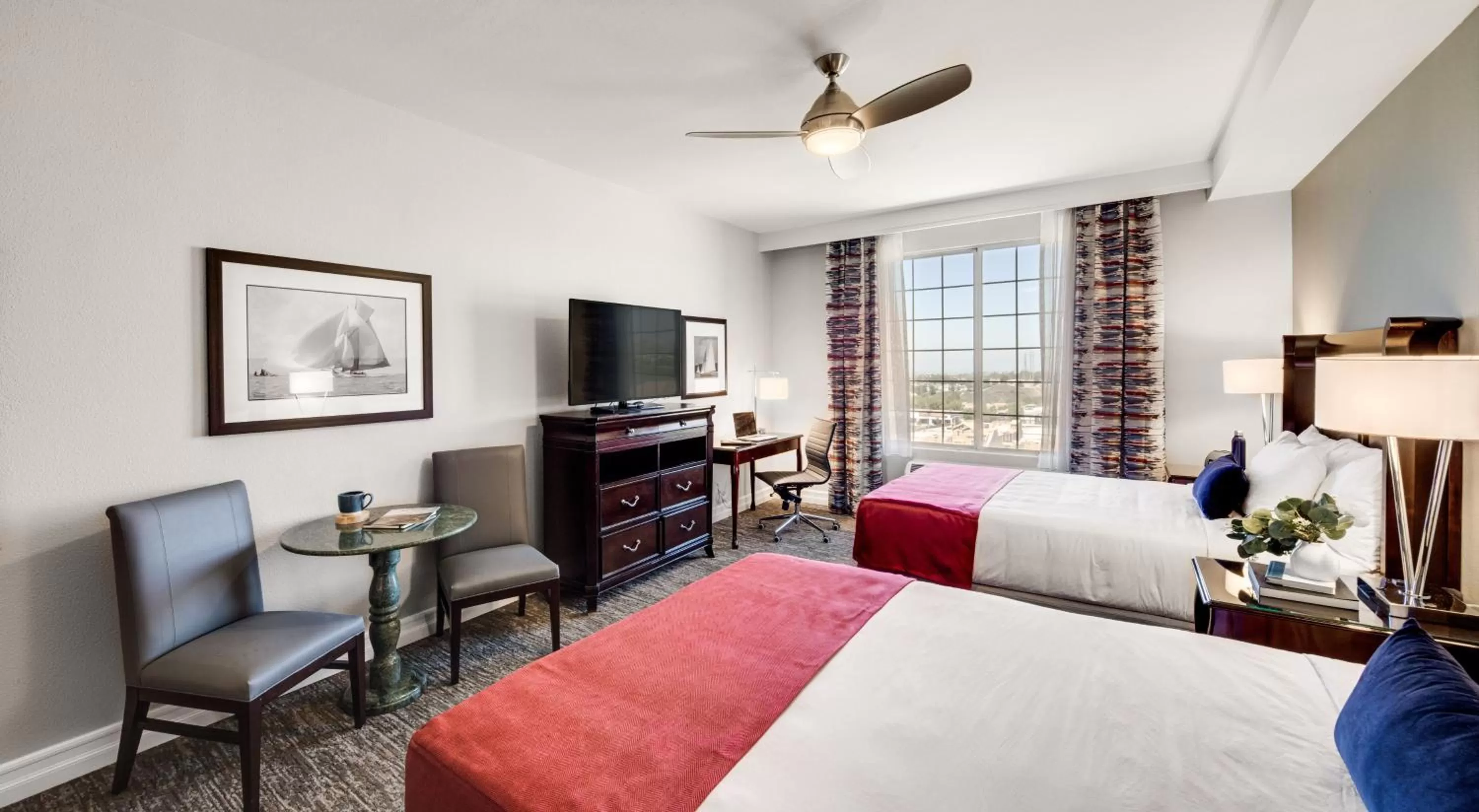 TV and multimedia, Bed in Ayres Suites Mission Viejo - Lake Forest