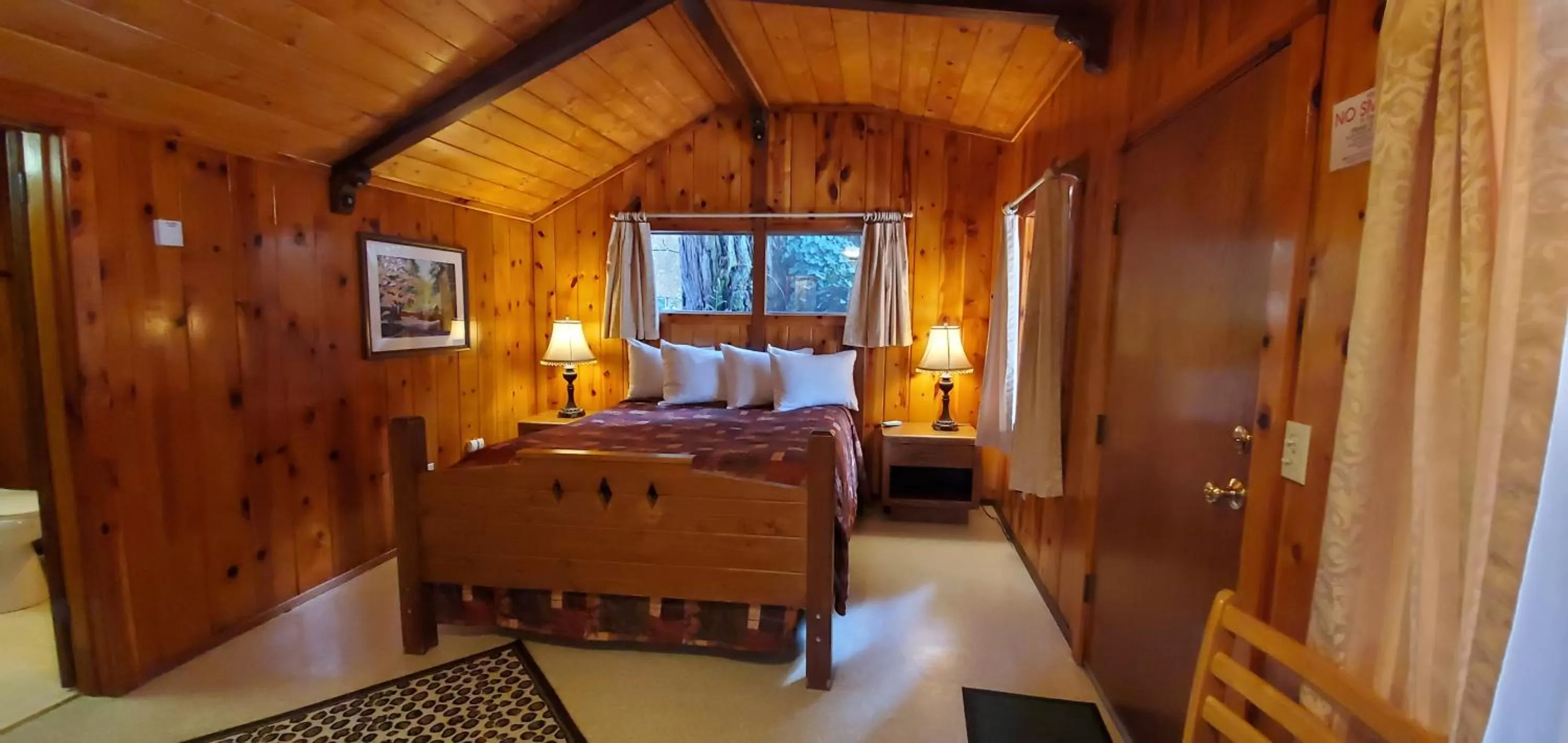 Bed in Fern River Resort