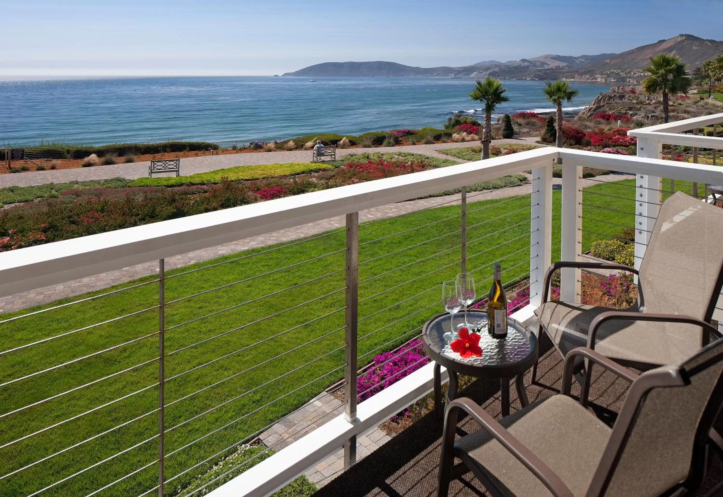 Sea view, Balcony/Terrace in Spyglass Inn