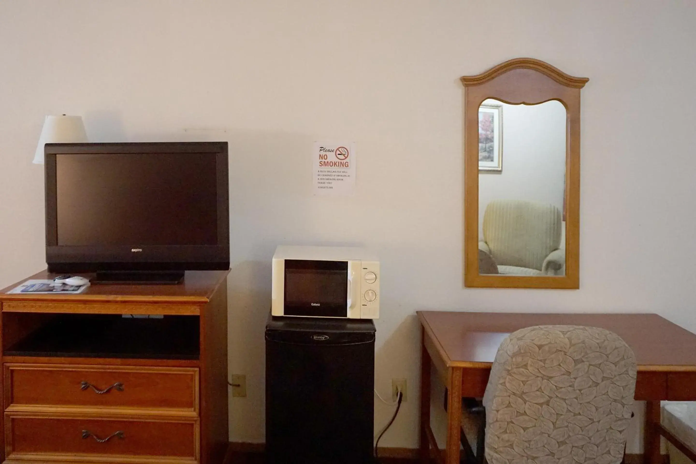 Bedroom, Seating Area in OYO Hotel Altus N Main St