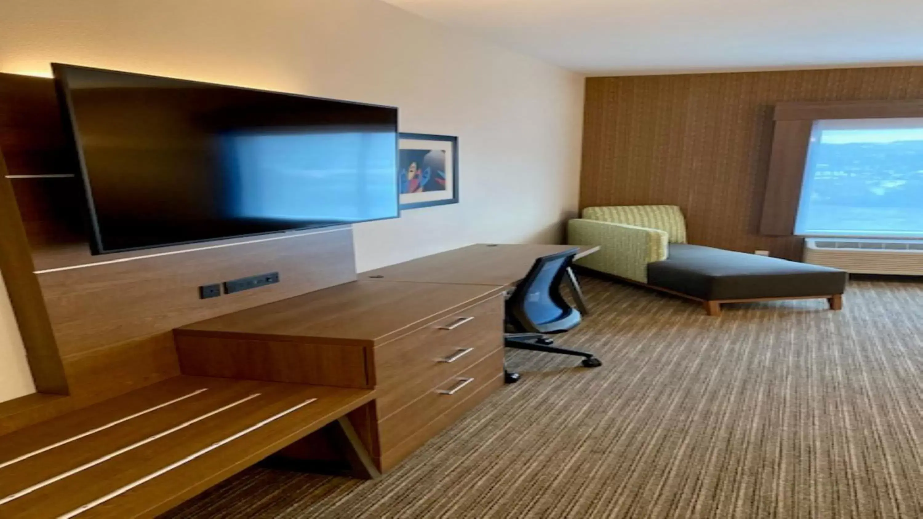 Photo of the whole room, TV/Entertainment Center in Holiday Inn Express & Suites - The Dalles, an IHG Hotel
