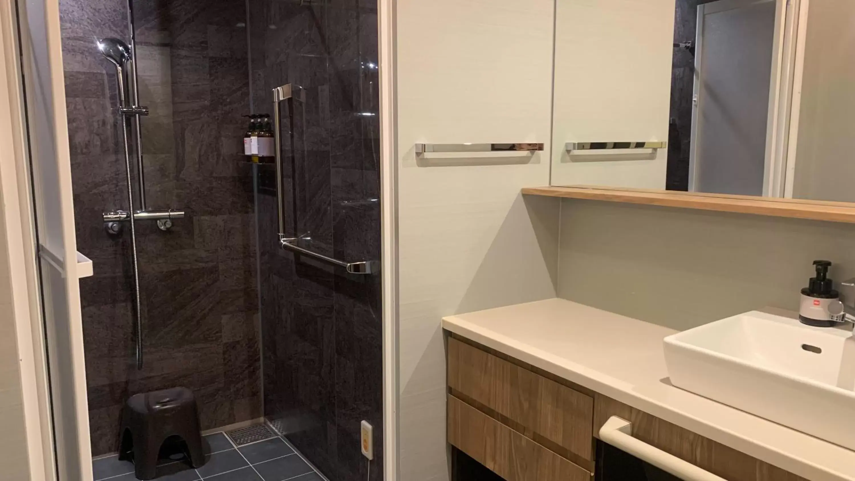 Shower, Bathroom in FAV HOTEL KUMAMOTO