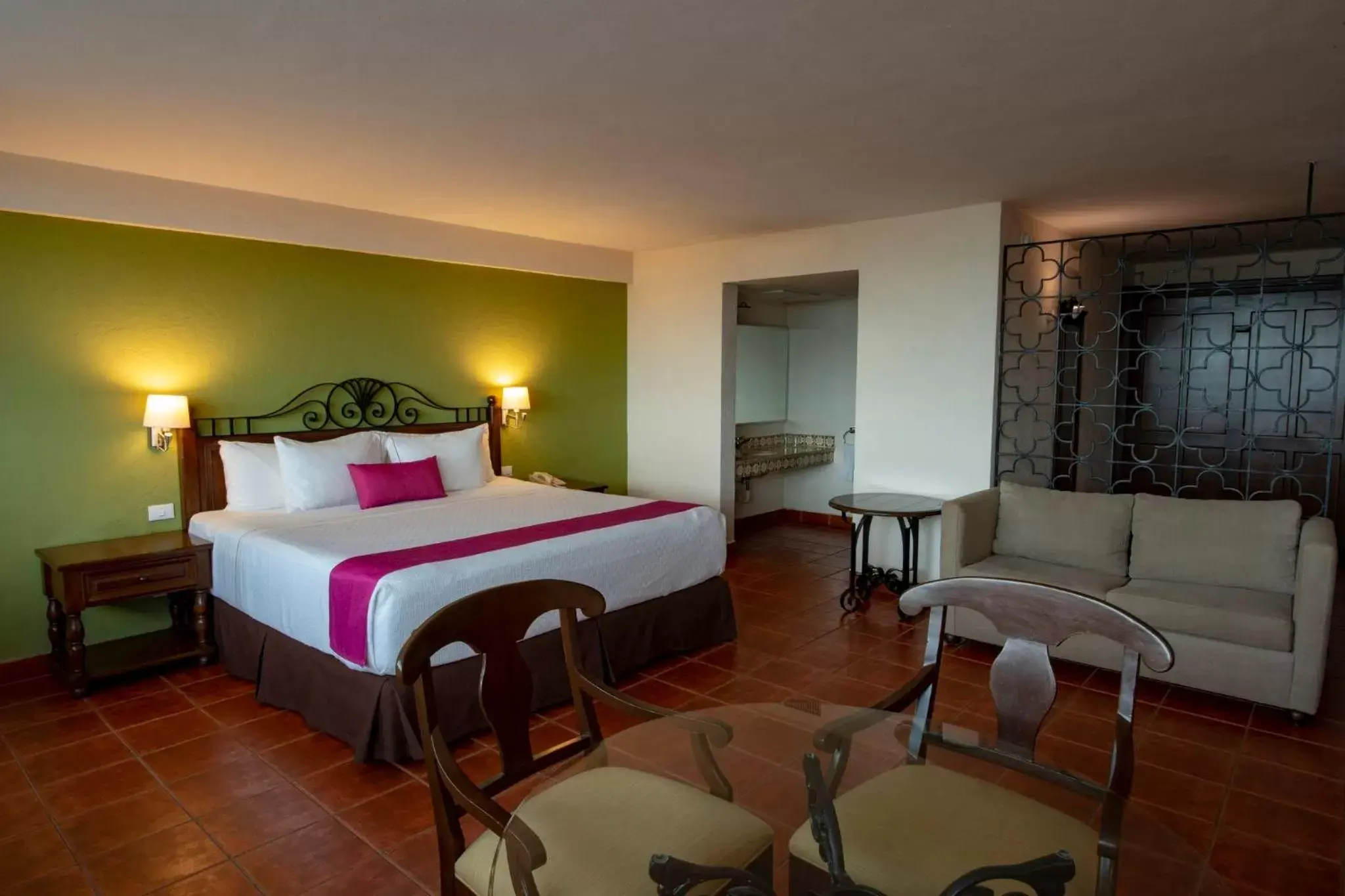 Photo of the whole room, Bed in Gamma Merida El Castellano