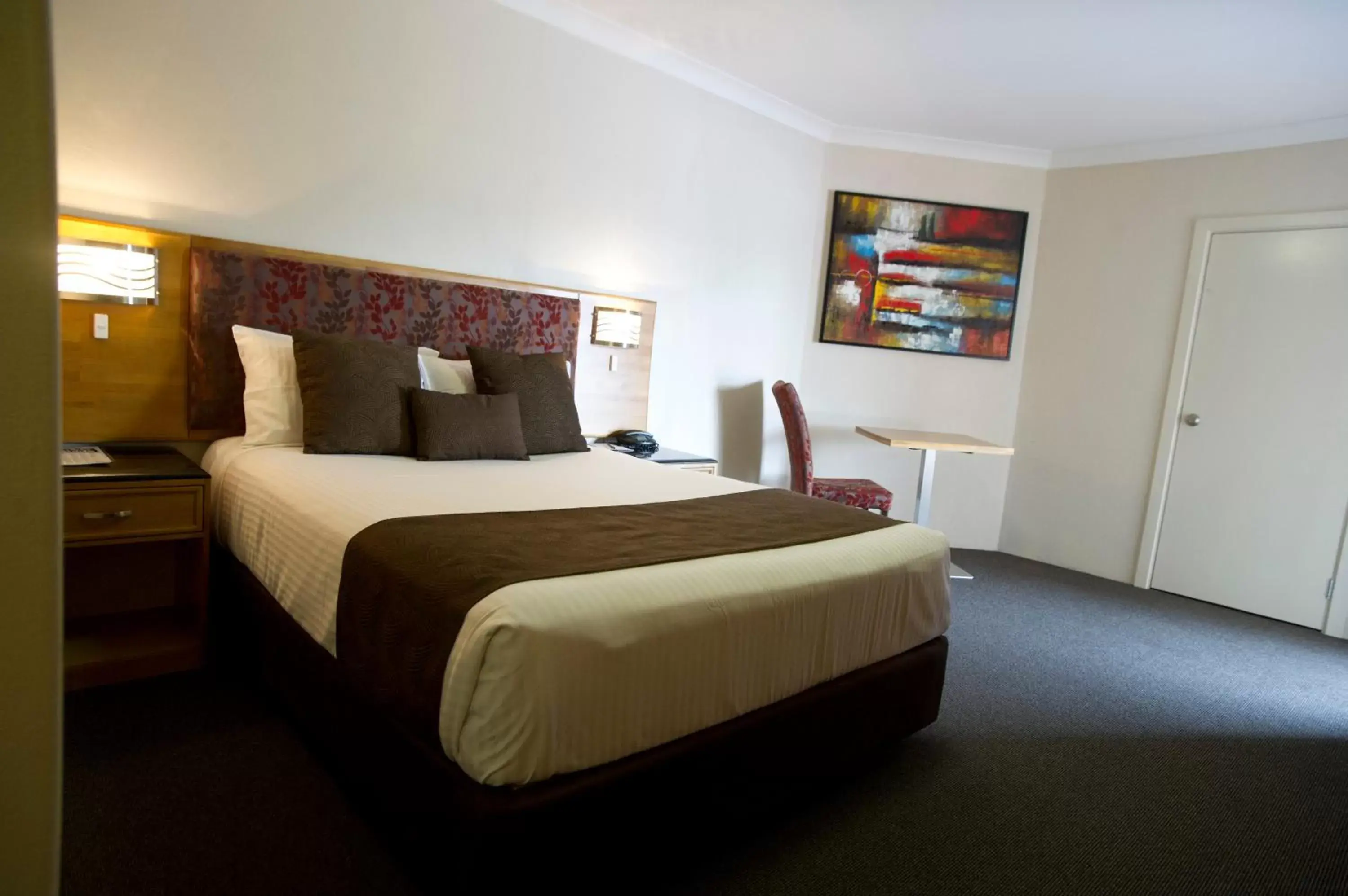 Photo of the whole room, Bed in Noah's Mid City Motor Inn Muswellbrook