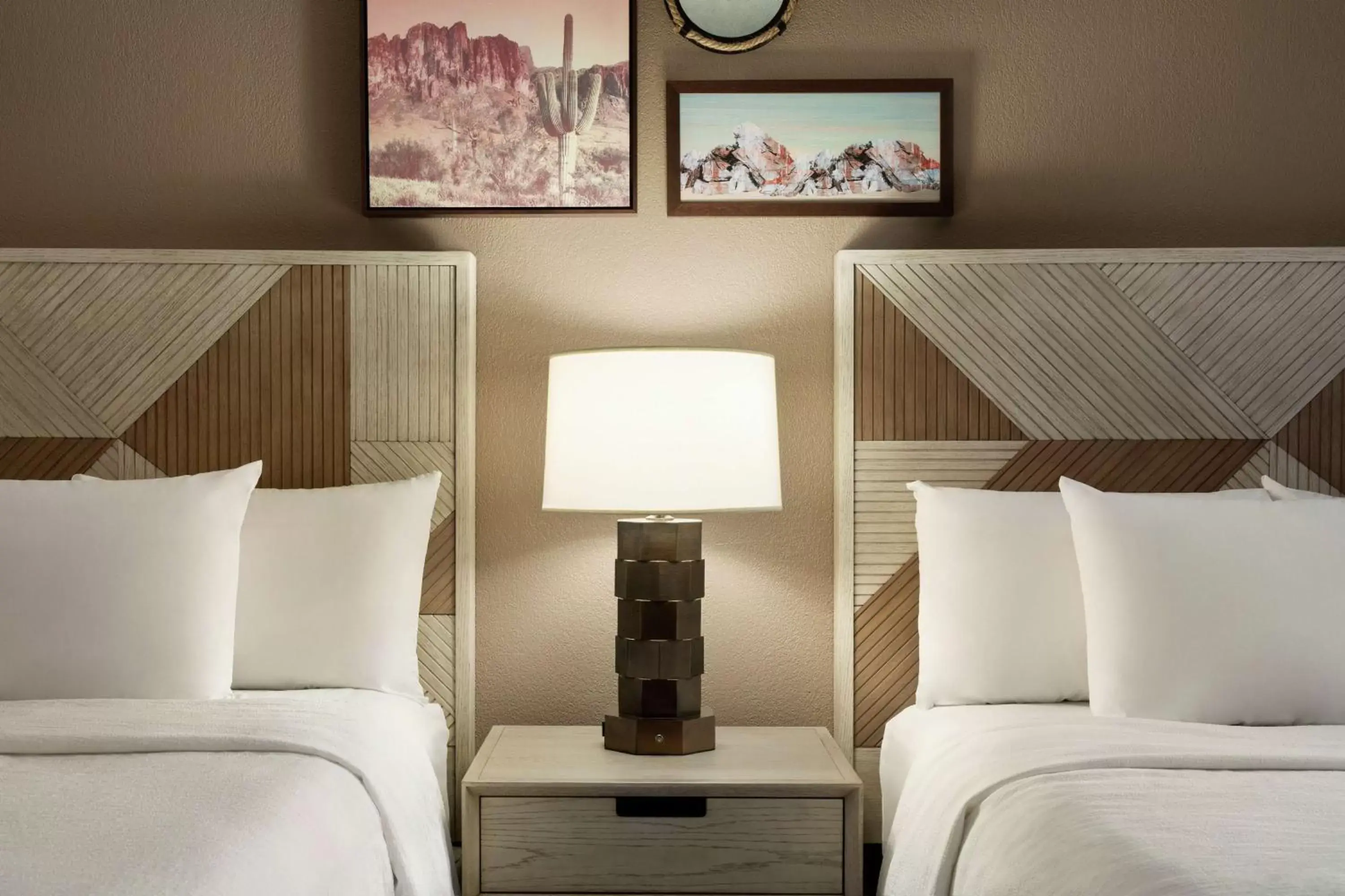 Bed in Embassy Suites by Hilton Phoenix Tempe Bed in Embassy Suites by Hilton Phoenix Tempe