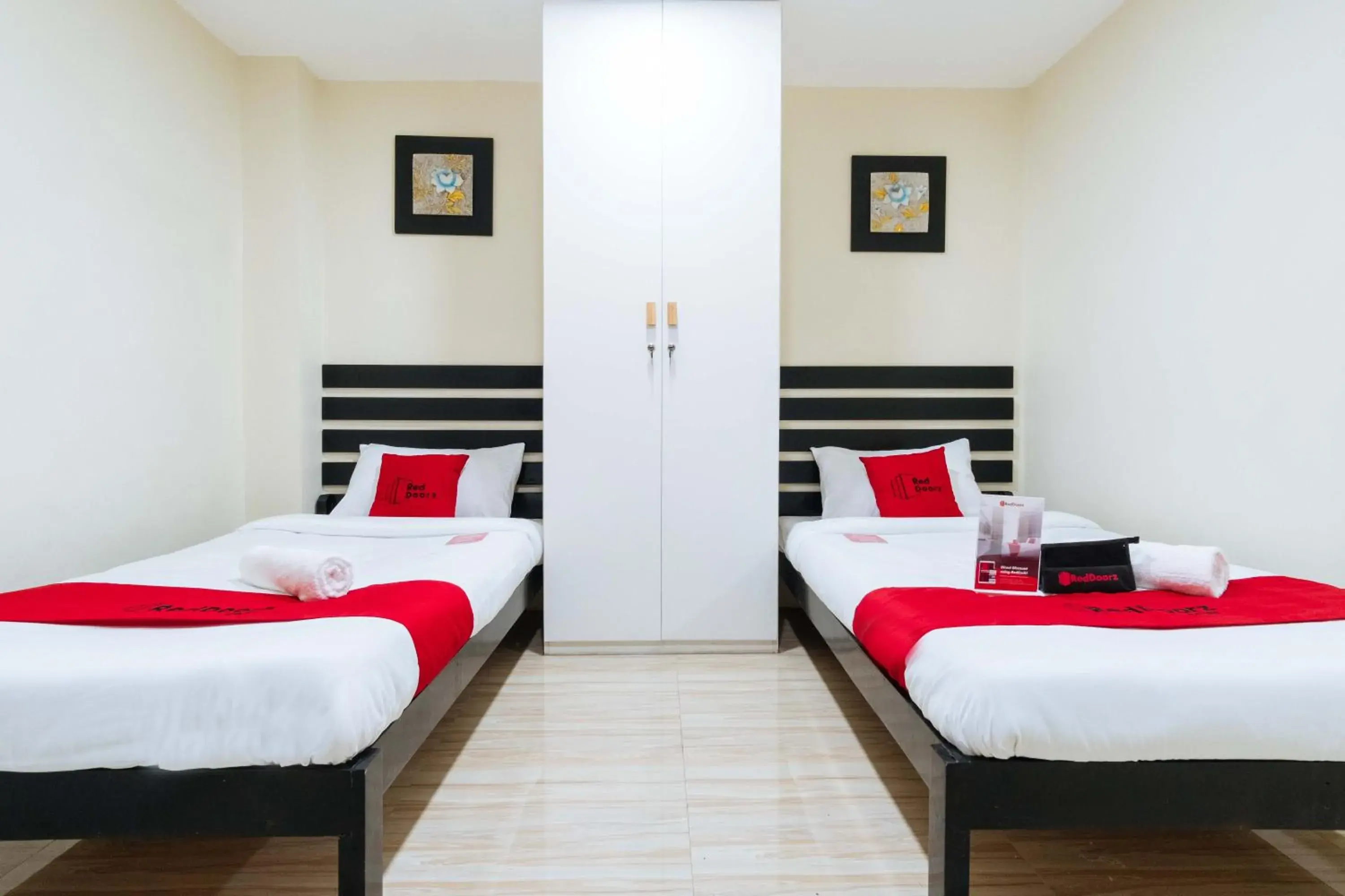 Bedroom, Bed in RedDoorz @ University Belt Manila