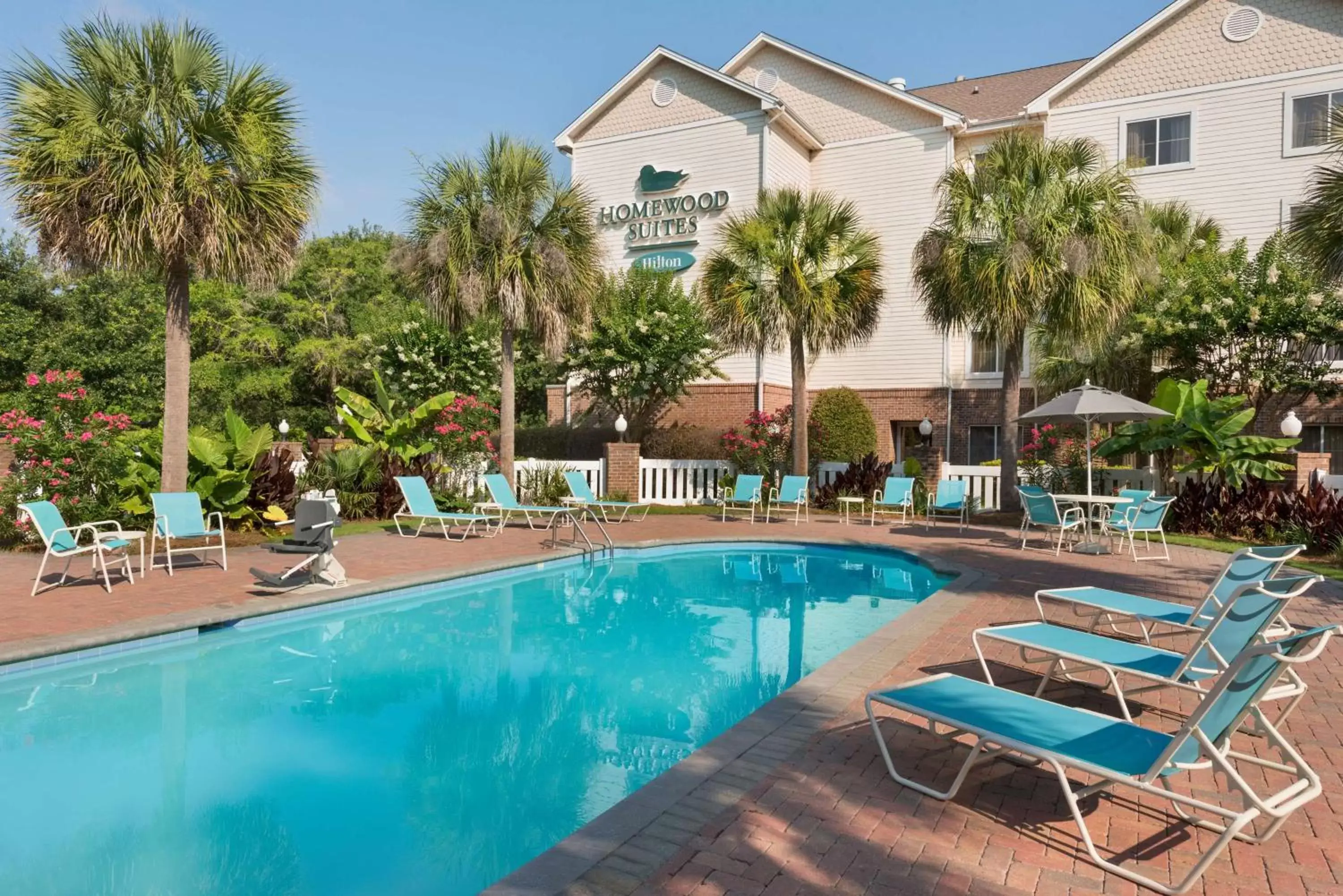 Pool view, Property Building in Homewood Suites by Hilton Charleston - Mount Pleasant