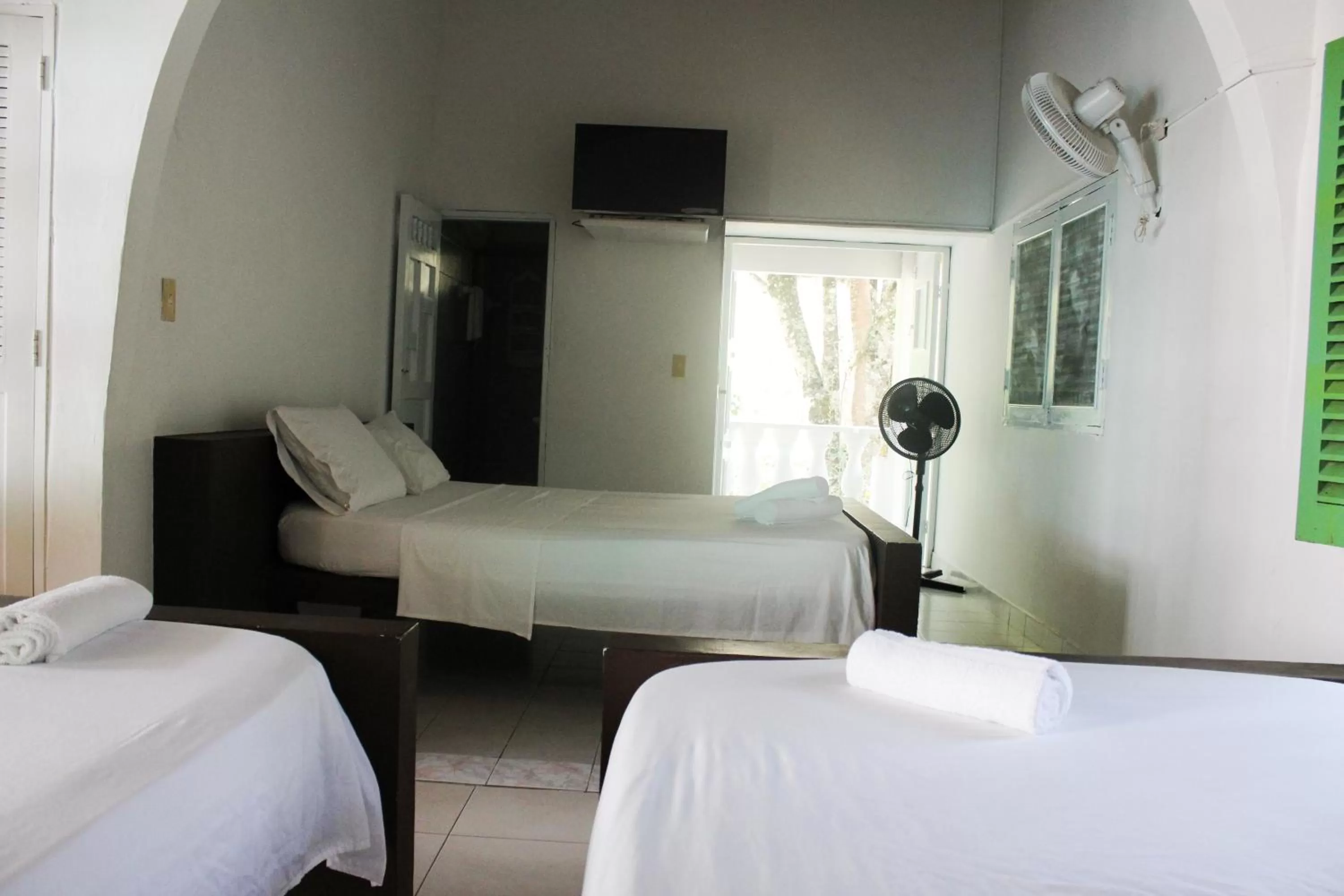 Photo of the whole room, Bed in Rio Escondido