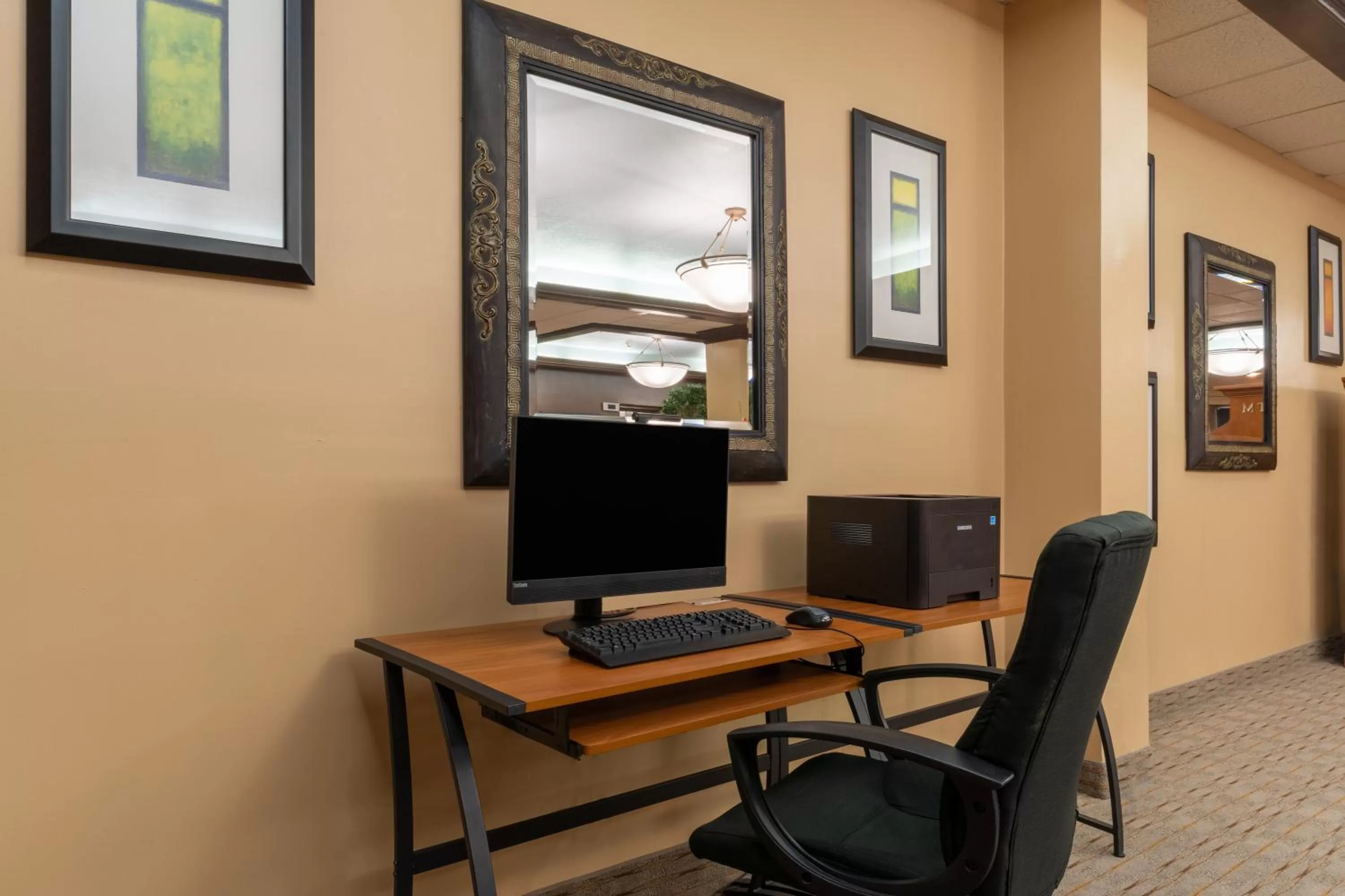 Business facilities in Ramada by Wyndham Reno Hotel & Casino